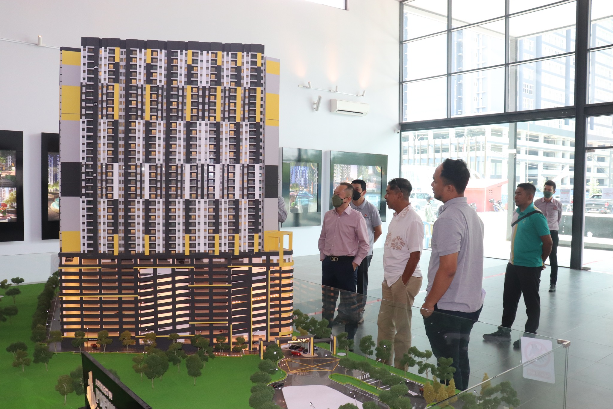 LAWATAN TAPAK BERSAMA PENGARAH EKSEKUTIF LPHS BAGI PROJEK PANGSAPURI PERKHIDMATAN TOP HOME BUILDER LAWATAN TAPAK BERSAMA PENGARAH EKSEKUTIF LPHS BAGI PROJEK PANGSAPURI PERKHIDMATAN TOP HOME BUILDER DEV. SDN. BHD. TARIKH: 29 SEPTEMBER 2022 (KHAMIS) MA
