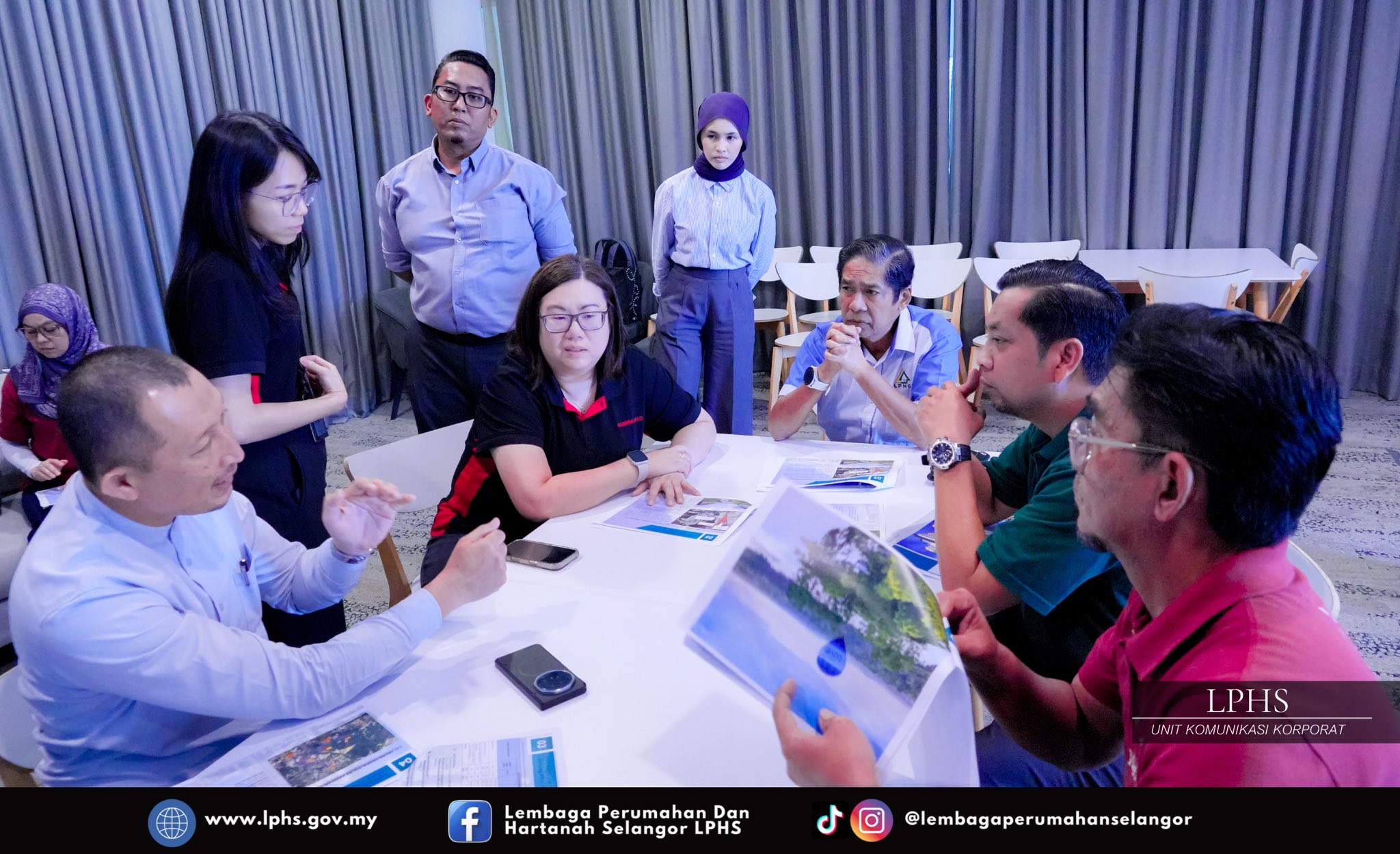 MENINJAU KEMAJUAN PROJEK PERUMAHAN: LAWATAN KE TAPAK PEMBANGUNAN RUMAH BANDAR SELANGORKU