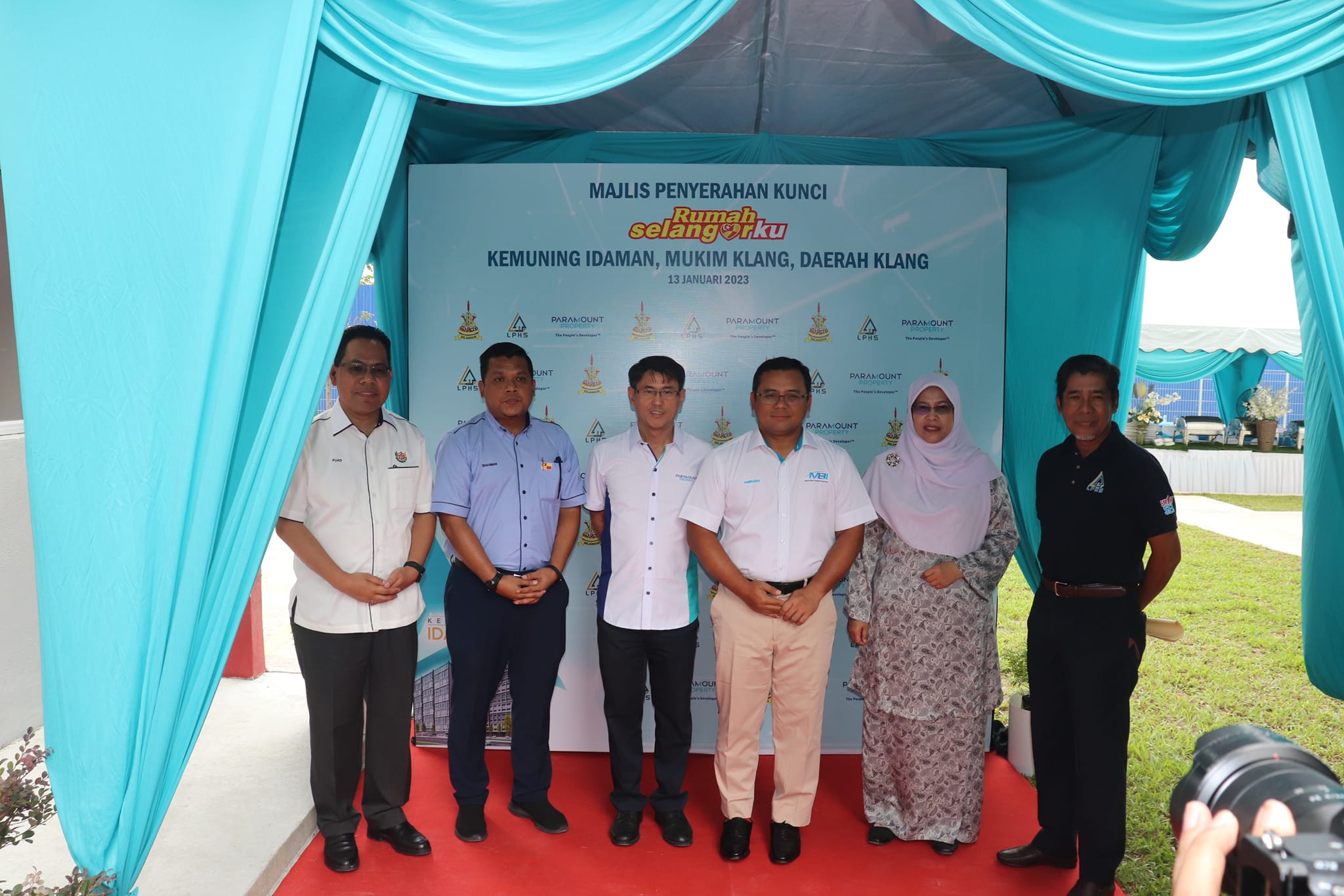 Majlis Penyerahan Kunci kepada pembeli Projek Rumah Selangorku Kemuning Idaman Majlis Penyerahan Kunci kepada pembeli Projek Rumah Selangorku Kemuning Idaman yang disempurnakan oleh YAB Dato’ Menteri Besar Selangor Tarikh : 13 Januari 2023 (Jumaat) M