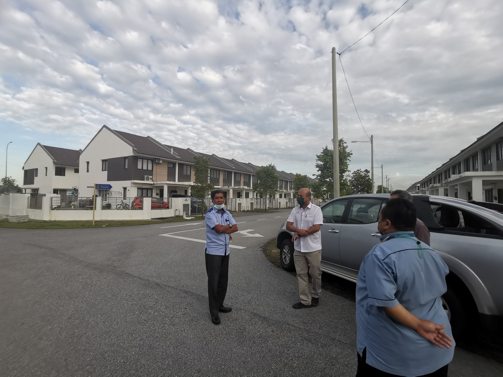 Lawatan tapak bersama Pengarah Eksekutif Lawatan tapak bersama Pengarah Eksekutif ke 67 unit rumah yg telah siap dibina oleh Tetuan Kelana Kualiti Sdn. Bhd. (Glomac) di Saujana Perdana, Saujana Utama, Mukim Ijok