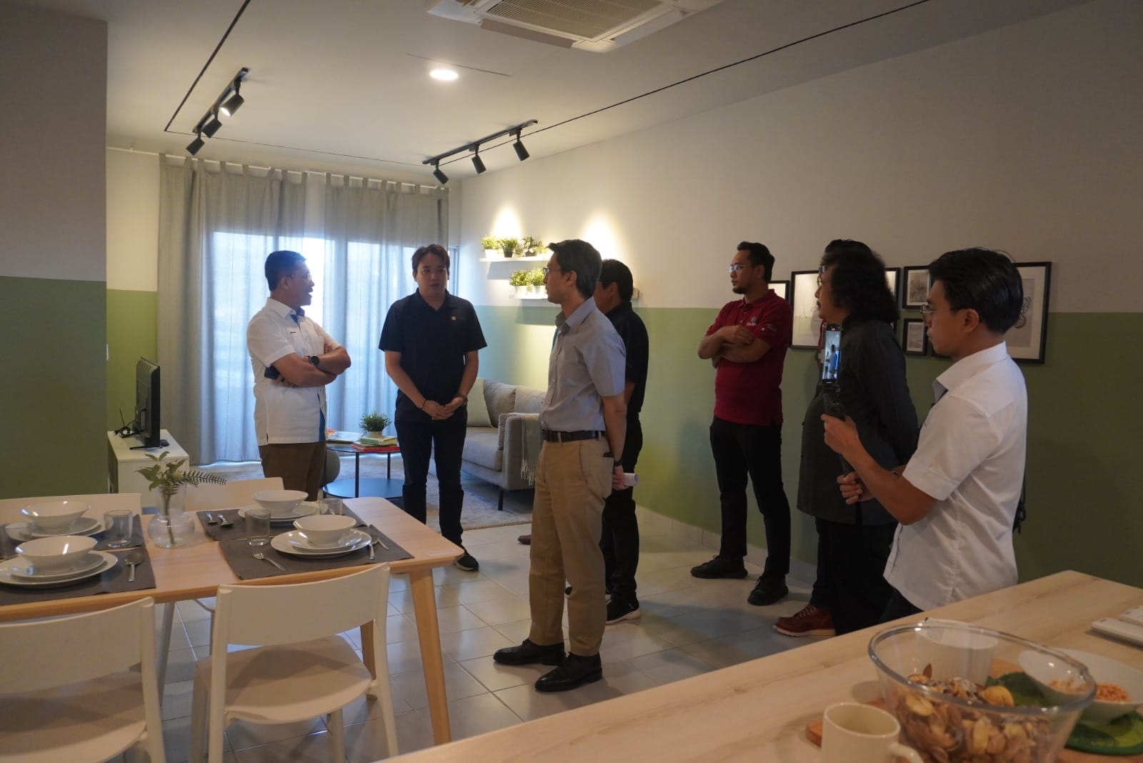 Lawatan tapak Projek Idaman Bukit Jelutong Sekitar lawatan tapak Projek Idaman Bukit Jelutong di bawah seliaan PNSB Construction Sdn.Bhd. bersama rakan usahasama, Nadi Cergas Development Sdn. Bhd. pada 7 November 2023 (Selasa) bertempat di Galeri Jua