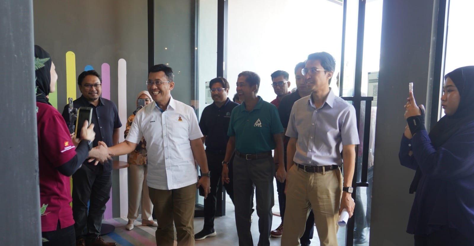 Lawatan tapak Projek Idaman Bukit Jelutong Sekitar lawatan tapak Projek Idaman Bukit Jelutong di bawah seliaan PNSB Construction Sdn.Bhd. bersama rakan usahasama, Nadi Cergas Development Sdn. Bhd. pada 7 November 2023 (Selasa) bertempat di Galeri Jua