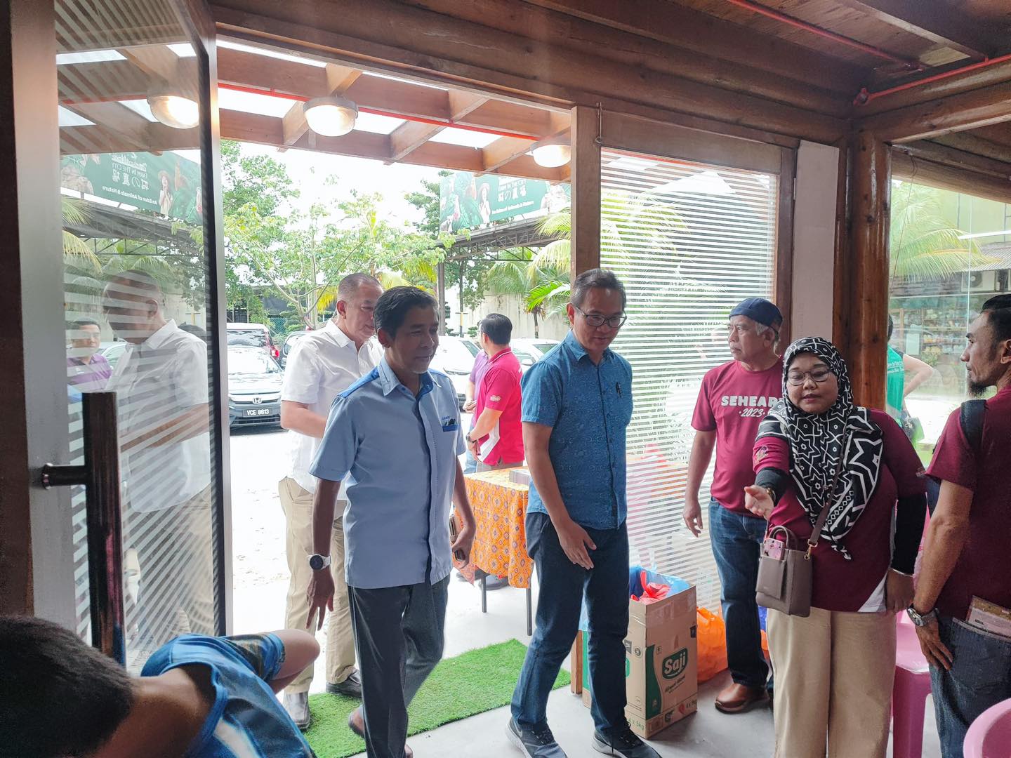 MAJLIS GRADUASI DAN APRESIASI PROGRAM COMMUNITY FEEDING SEHEART MAJLIS GRADUASI DAN APRESIASI PROGRAM COMMUNITY FEEDING SEHEART ( SELANGOR HEALTH CARE FOR STRATA ) TEMPAT : FARM IN THE CITY TARIKH : 19 NOVEMBER 2023 (AHAD) DIRASMIKAN OLEH YBhg. Dato'