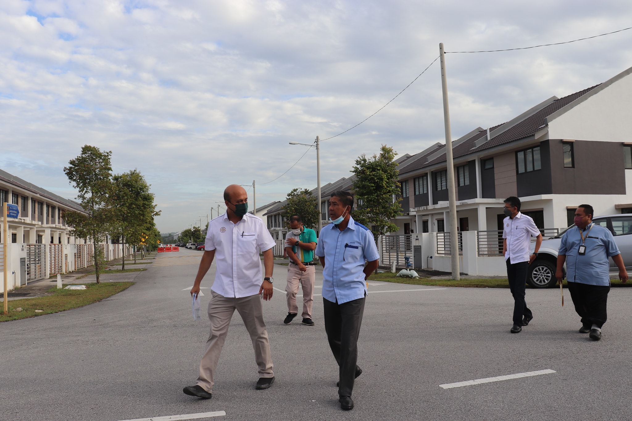 Lawatan tapak bersama Pengarah Eksekutif Lawatan tapak bersama Pengarah Eksekutif ke 67 unit rumah yg telah siap dibina oleh Tetuan Kelana Kualiti Sdn. Bhd. (Glomac) di Saujana Perdana, Saujana Utama, Mukim Ijok