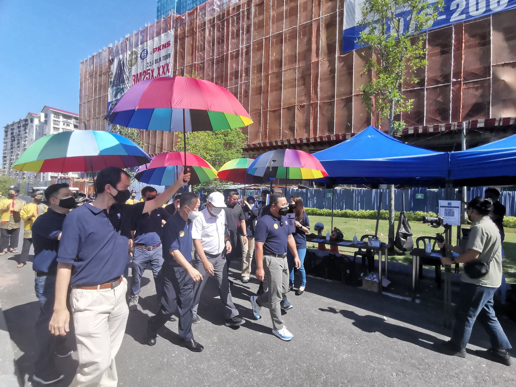 Majlis Pelancaran 1,240 Unit Bayu Residensi MAJLIS PELANCARAN 1,240 UNIT BAYU RESIDENSI DAN LAWATAN KE 420 UNIT PROJEK PANGSAPURI SELANGORKU (RSKU) DI SERI TEMENGGUNG, BATU CAVES, SELANGOR. DIRASMIKAN OLEH Y.A.B DATO' SERI AMIRUDIN BIN SHARI, MENTERI