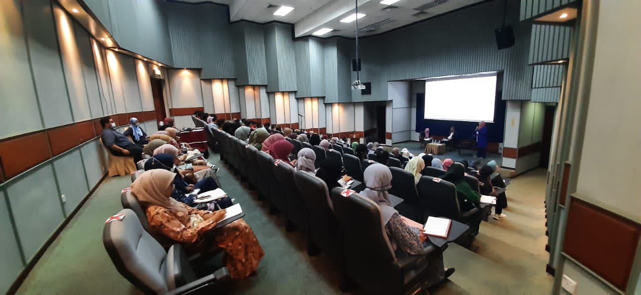 SEISI PERKONGSIAN ALUMNI BERSAMA PELAJAR SOG UNIVERSITI UTARA MALAYSIA (UUM) TAJUK: 1) DASAR PEMBANGUNAN KOMUNITI MELALUI PERUMAHAN YANG LESTARI : KAJIAN KES NEGERI SELANGOR 2) PENGUATKUASAAN PERUMAHAN DI BAWAH LEGISLATIF KERAJAAN NEGERI