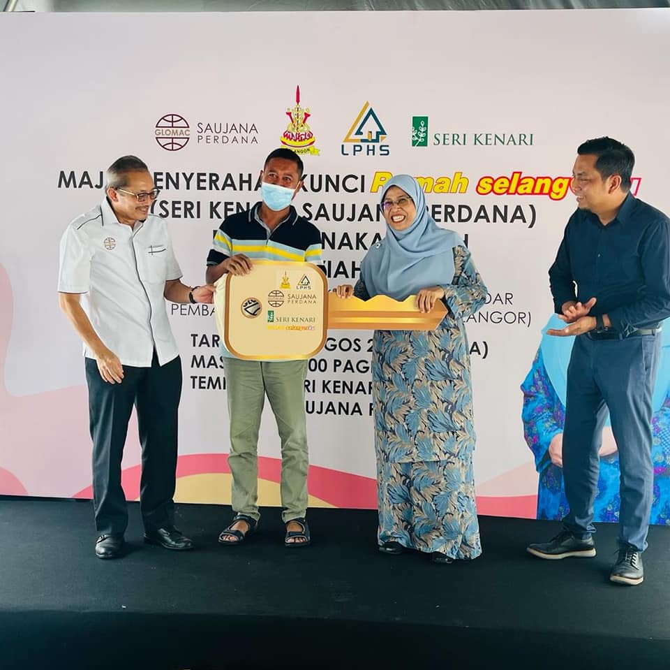 Majlis Penyerahan Kunci Rumah bagi Rumah SelangorKu Majlis Penyerahan Kunci Rumah bagi Rumah SelangorKu Seri Kenari, Saujana Perdana. Tarikh : 23 Ogos 2022 (Selasa) Masa : 11 Pagi