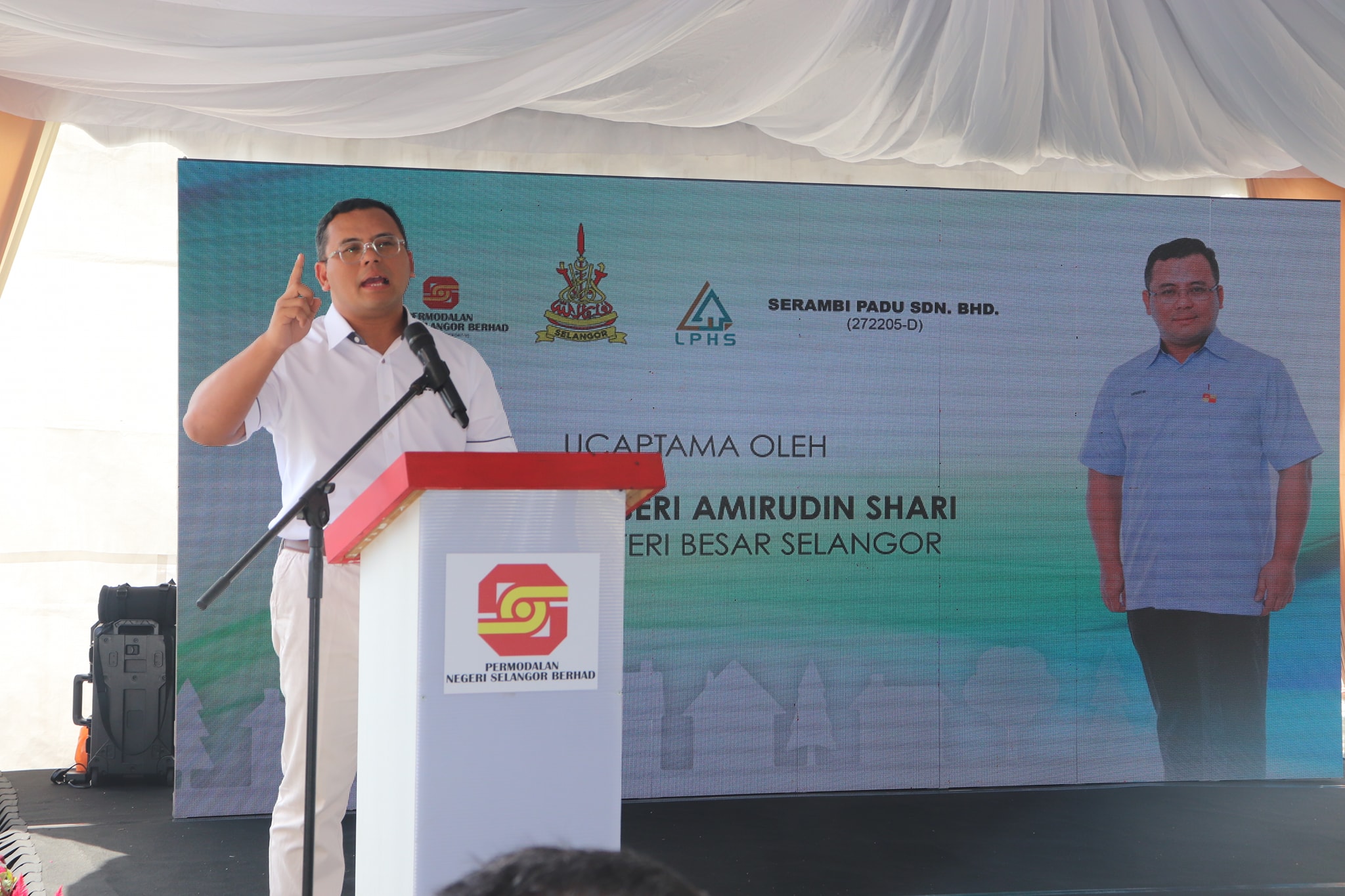 MAJLIS PENYERAHAN KUNCI RUMAH KOS RENDAH PROJEK TAMAN SUNGAI YU INDAH MAJLIS PENYERAHAN KUNCI RUMAH KOS RENDAH PROJEK TAMAN SUNGAI YU INDAH MUKIM HUJUNG PERMATANG KUALA SELANGOR DISEMPURNAKAN OLEH: Y.A.B DATO' SERI AMIRUDIN SHARI DATO MENTERI BESAR S