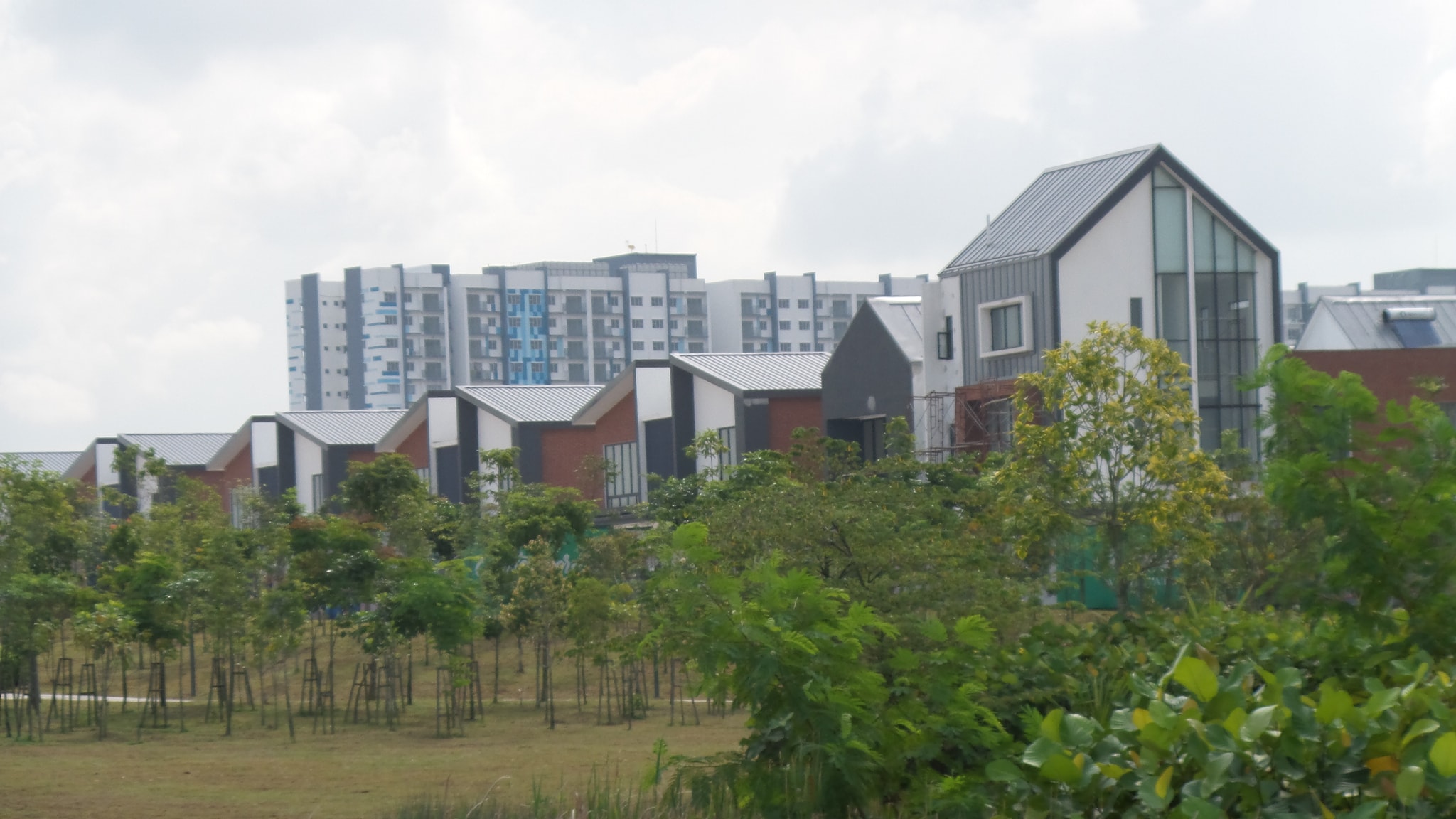 Lawatan Tapak Pengarah Eksekutif LPHS Di Gamuda Gardens LAWATAN TAPAK PENGARAH EKSEKUTIF LPHS BAGI PEMANTAUAN PEMBANGUNAN PANGSAPURI PERKHIDMATAN MAMPU MILIK DAN RUMAH SELANGORKU DI GAMUDA GARDENS, MUKIM RAWANG DAERAH GOMBAK