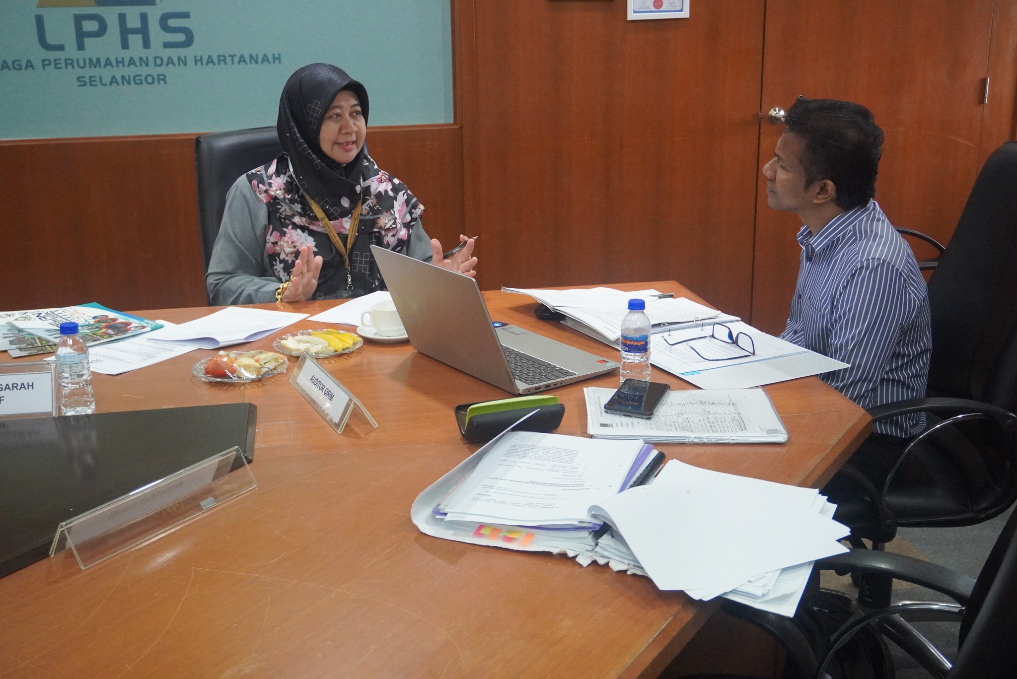 Pelaksanaan Audit Pensijilan Semula MS ISO 9001 : 2015 LPHS Pelaksanaan Audit Pensijilan Semula MS ISO 9001 : 2015 Lembaga Perumahan dan Hartanah Selangor oleh Tetuan SIRIM QAS International Sdn. Bhd. pada 2 - 3 Oktober 2023.