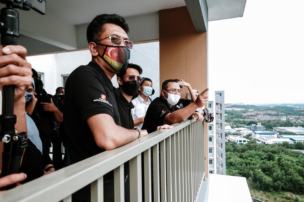 MAJLIS PENYERAHAN KUNCI RUMAH IDAMAN ABADI, KAJANG 2 MUKIM SEMENYIH, DAERAH HULU LANGAT TARIKH: 24 JUN 2022 (JUMAAT) MASA: 3.00 PETANG TEMPAT: RUMAH KELAB, PANGSAPURI IDAMAN ABADI PERSIARAN TROPICANA HEIGHTS SEMENYIH, SELANGOR