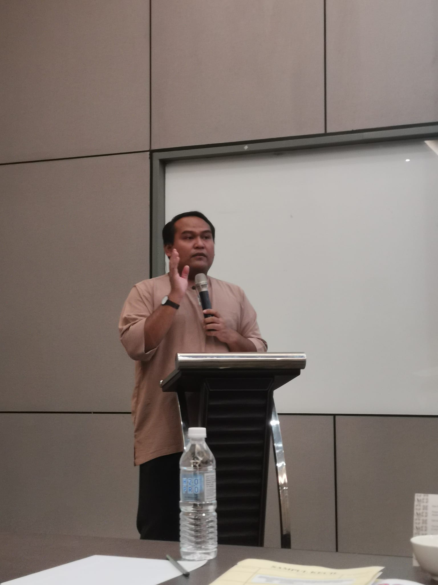 Majlis Penutup Bengkel Pemantapan Skim Kawalan dan Keselamatan Pangsapuri (ASSESS) Majlis Penutup Bengkel Pemantapan Skim Kawalan dan Keselamatan Pangsapuri (ASSESS) -Penyediaan Garis Panduan Peranan Pemaju Semasa Penyerahan Bangunan Kepada Badan Pen