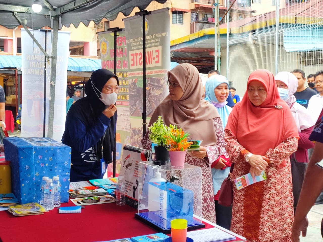 Program Karnival Mini Generasi Impak Selangor (GeMS) Di Pangsapuri Seri Nilam, Bandar Baru Ampang. Program Karnival Mini Generasi Impak Selangor (GeMS) Di Pangsapuri Seri Nilam, Bandar Baru Ampang.