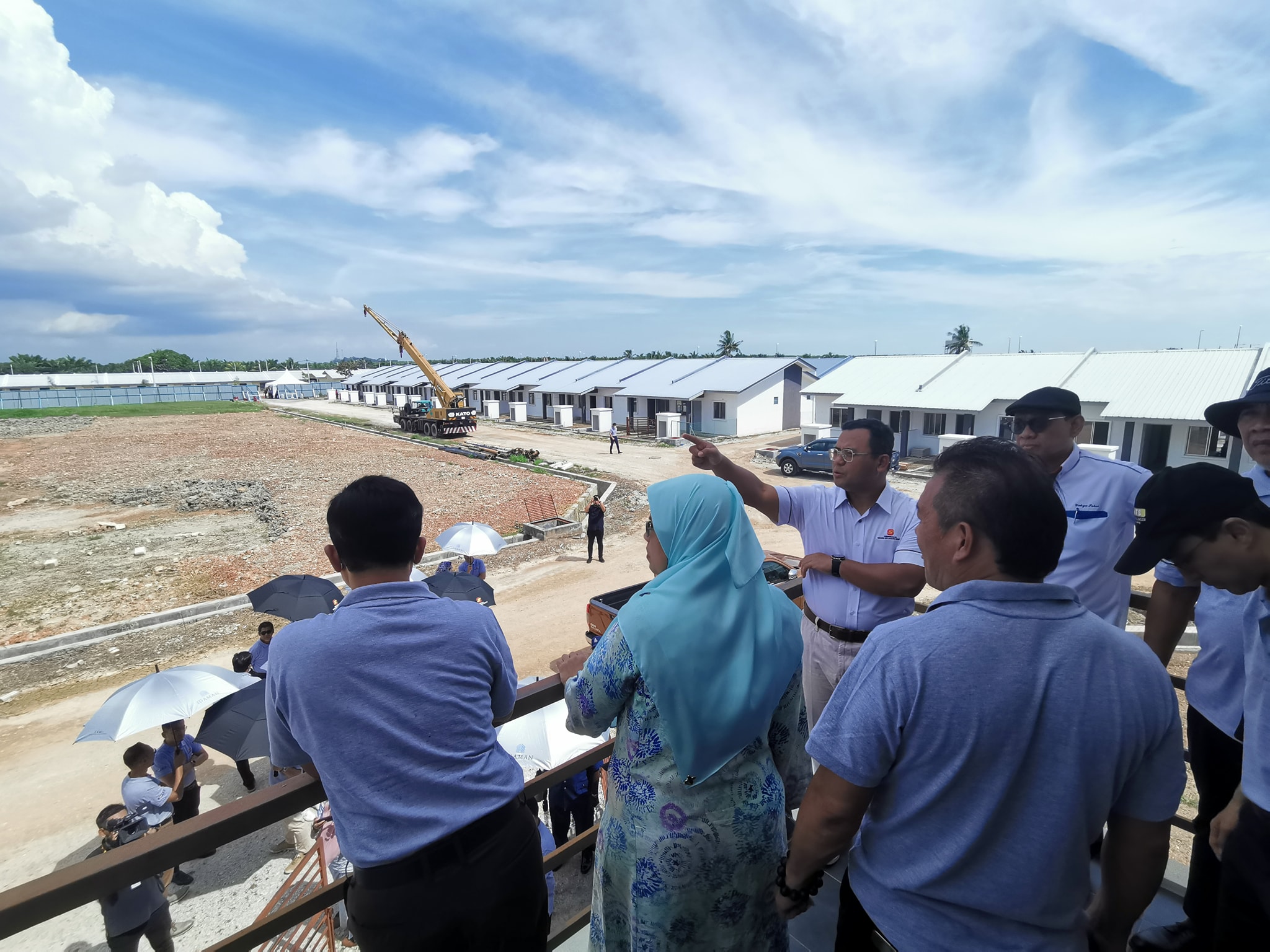 MAJLIS PENYERAHAN KUNCI RUMAH KOS RENDAH PROJEK TAMAN SUNGAI YU INDAH MAJLIS PENYERAHAN KUNCI RUMAH KOS RENDAH PROJEK TAMAN SUNGAI YU INDAH MUKIM HUJUNG PERMATANG KUALA SELANGOR DISEMPURNAKAN OLEH: Y.A.B DATO' SERI AMIRUDIN SHARI DATO MENTERI BESAR S