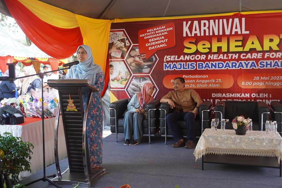 SEKITAR MAJLIS PELANCARAN KARNIVAL MINI SELANGOR HEALTHCARE FOR STRATA (SeHEART) TEMPAT: PERBADANAN PENGURUSAN ANGGERIK 23 JALAN KELEDANG 24/2, SEKSYEN 24, 40300 SHAH ALAM PERASMIAN OLEH: YB PUAN RODZIAH BINTI ISMAIL EXCO PERUMAHAN, KESEJAHTERAAN BAN