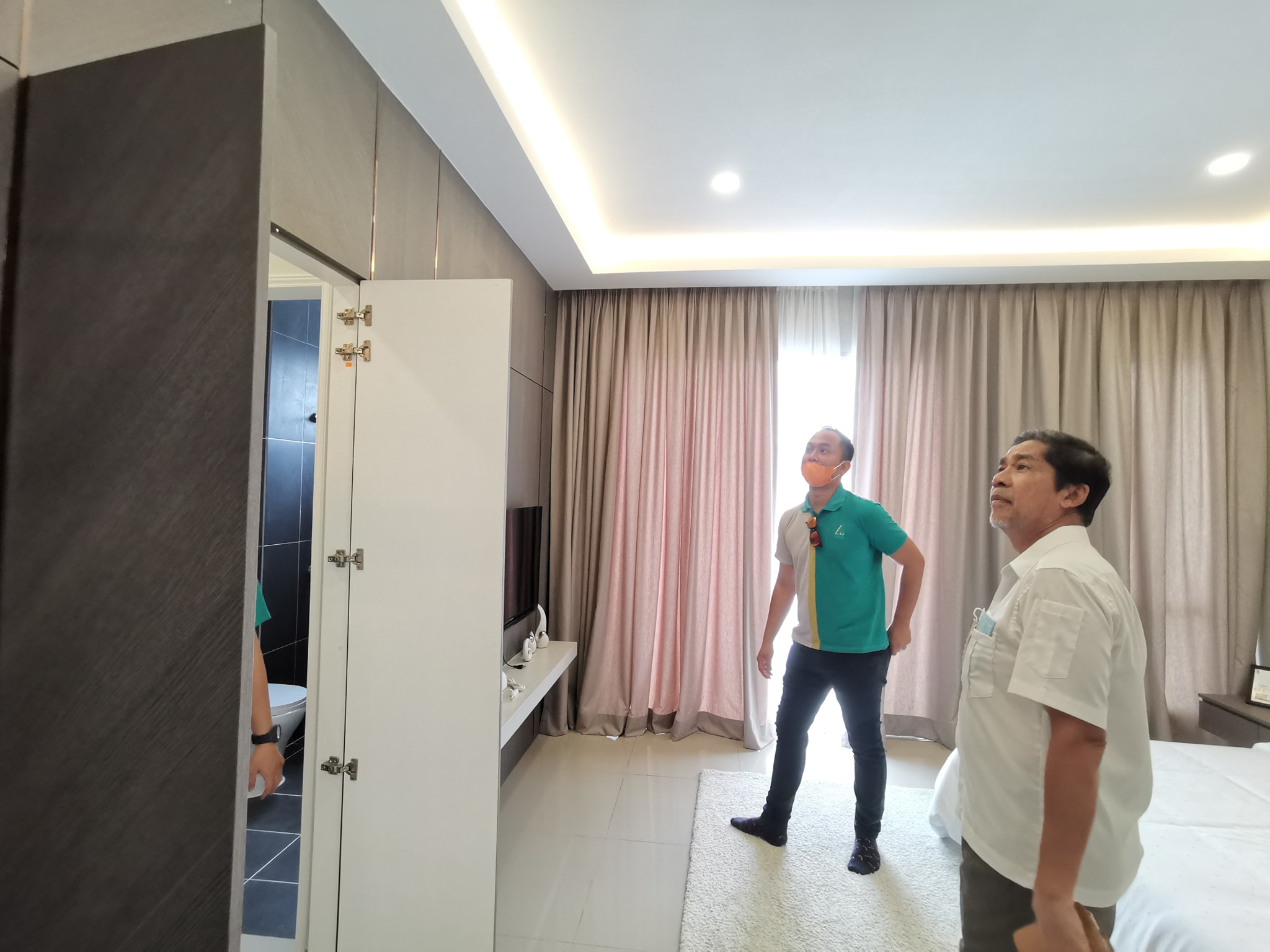 LAWATAN TAPAK BERSAMA PENGARAH EKSEKUTIF LPHS DI DAERAH HULU SELANGOR TARIKH: 2 JUN 2022 (KHAMIS) MASA: 11.00 PAGI TAPAK PROJEK: RUMAH SELANGORKU JENIS D (TERES 1 TINGKAT (20' X 60') ION BELIAN GARDEN, MUKIM BATANG KALI, DAERAH HULU SELANGOR PEMAJU: