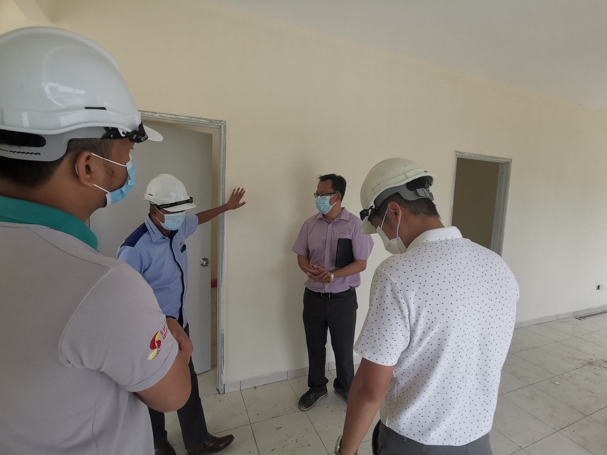 Lawatan Tapak Pengarah Eksekutif LPHS Di Mukim Morib LAWATAN TAPAK PENGARAH EKSEKUTIF LPHS BAGI PEMANTAUAN PEMBANGUNAN PANGSAPURI RUMAH SELANGORKU MORIB ANGGUN DAN RUMAH TERES SELANGORKU 1 TINGKAT 20' X 60' DI MUKIM MORIB, DAERAH KUALA LANGAT TARIKH: