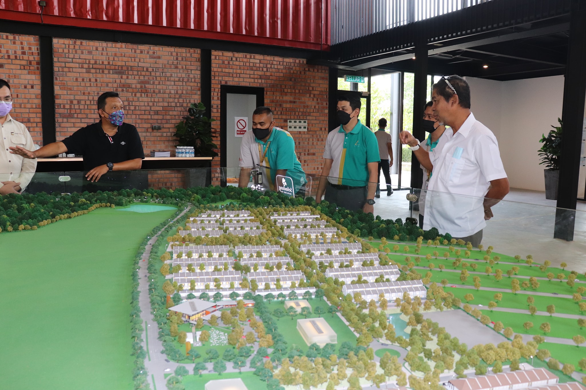 LAWATAN TAPAK BERSAMA PENGARAH EKSEKUTIF LPHS DI DAERAH HULU SELANGOR TARIKH: 2 JUN 2022 (KHAMIS) MASA: 12.00 TENGAHARI TAPAK PROJEK: RUMAH SELANGORKU JENIS B (RUMAH BANDAR 18' X 62') DAN RUMAH SELANGORKU / PPAM (RUMAH TERES 1 1/2 TINGKAT 20' X 55' &