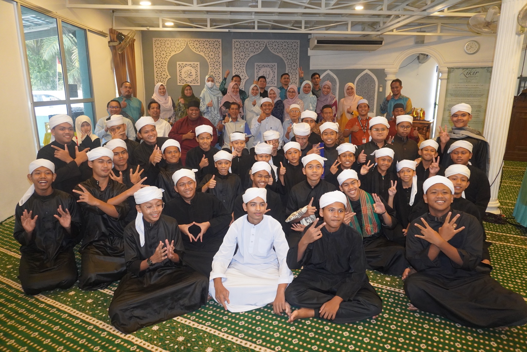 Majlis Penyerahan Komputer Terpakai LPHS Kepada Darul Quran Wal Hadith Majlis Penyerahan Komputer Terpakai LPHS Kepada Darul Quran Wal Hadith Bukit Badong, Kampung Bukit Badong, 45600 Bestari Jaya, Selangor Darul Ehsan