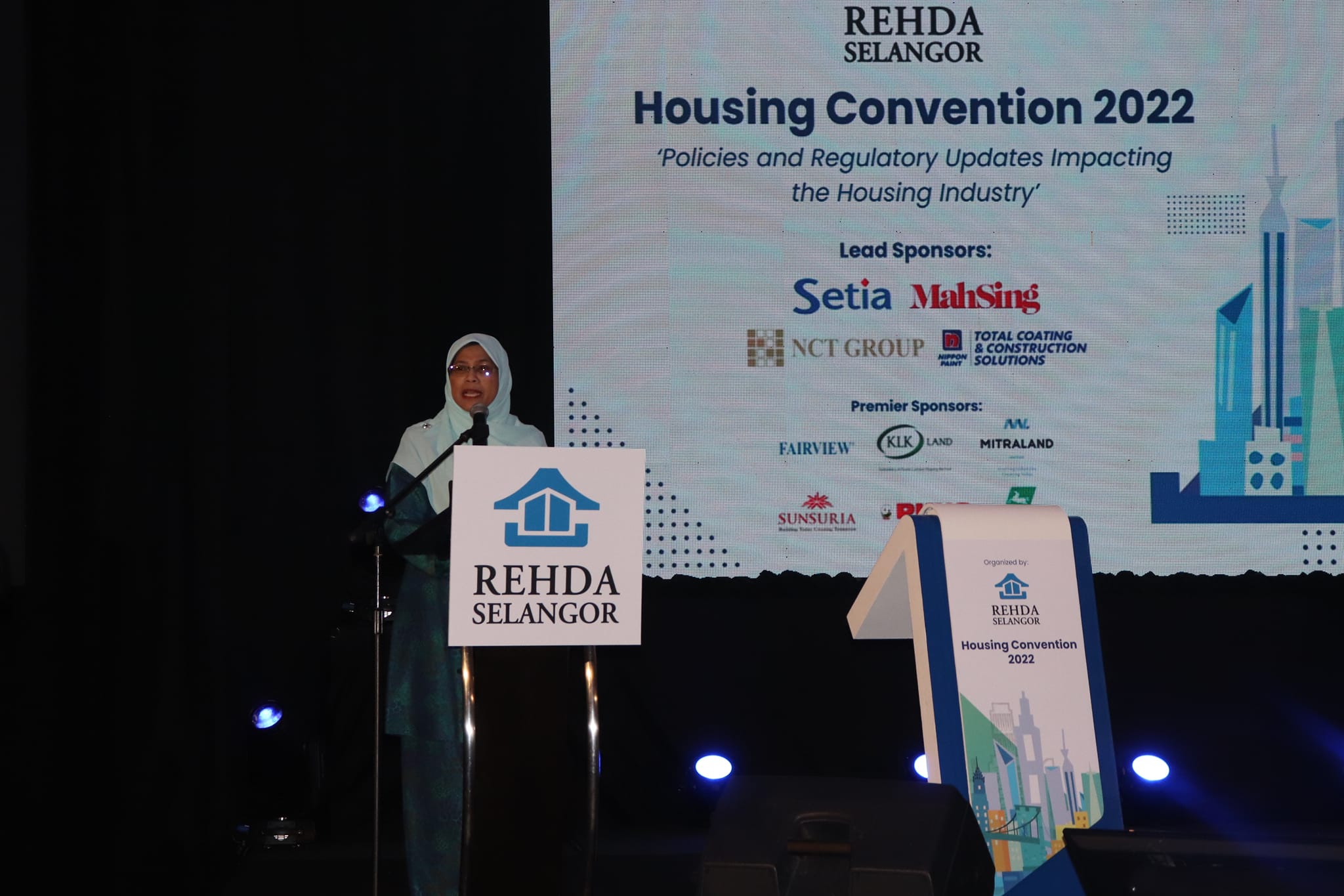 REHDA SELANGOR HOUSING CONVENTION 2022 REHDA SELANGOR HOUSING CONVENTION 2022 'Policies and Regulatory Updates Impacting the Housing Industry' Tarikh: 20 Oktober 2022 (Khamis) Tempat: Shah Alam Convention Centre (SACC) Perasmian Oleh: YAB Dato' Seri