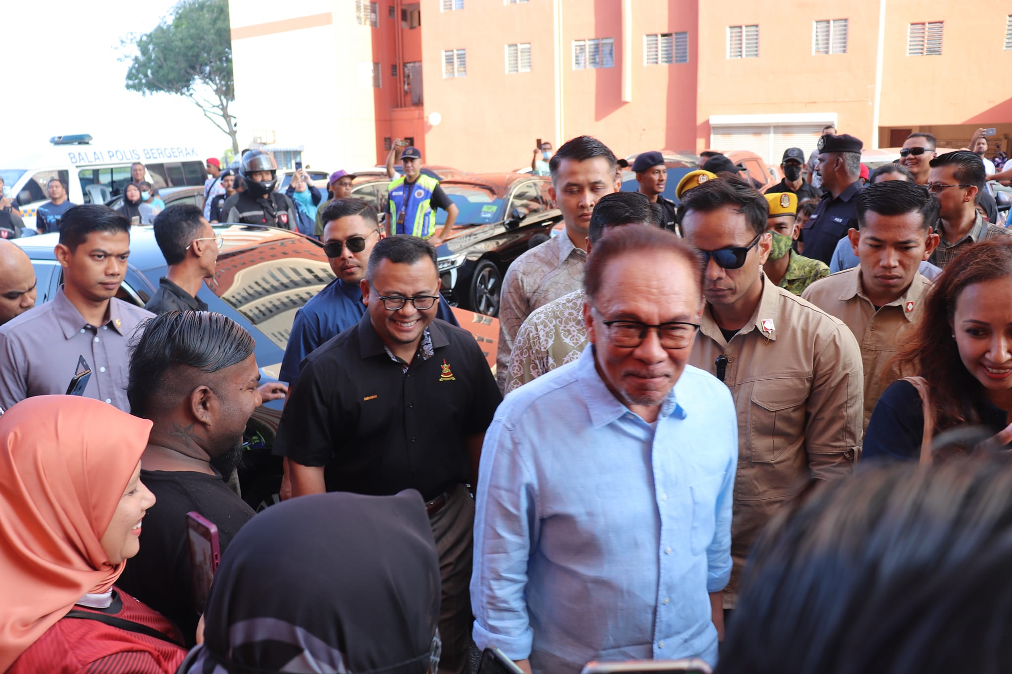 MAJLIS PELANCARAN PROGRAM KITA-UNTUK-KITA (K2K) DISEMPURNAKAN OLEH YAB DATO' SERI ANWAR BIN IBRAHIM MAJLIS PELANCARAN PROGRAM KITA-UNTUK-KITA (K2K) DISEMPURNAKAN OLEH YAB DATO' SERI ANWAR BIN IBRAHIM, PERDANA MENTERI MALAYSIA TARIKH: 8 APRIL 2023 (SA