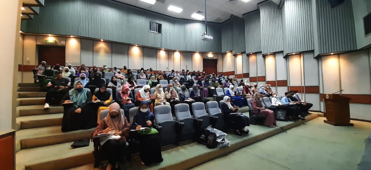 SEISI PERKONGSIAN ALUMNI BERSAMA PELAJAR SOG UNIVERSITI UTARA MALAYSIA (UUM) TAJUK: 1) DASAR PEMBANGUNAN KOMUNITI MELALUI PERUMAHAN YANG LESTARI : KAJIAN KES NEGERI SELANGOR 2) PENGUATKUASAAN PERUMAHAN DI BAWAH LEGISLATIF KERAJAAN NEGERI