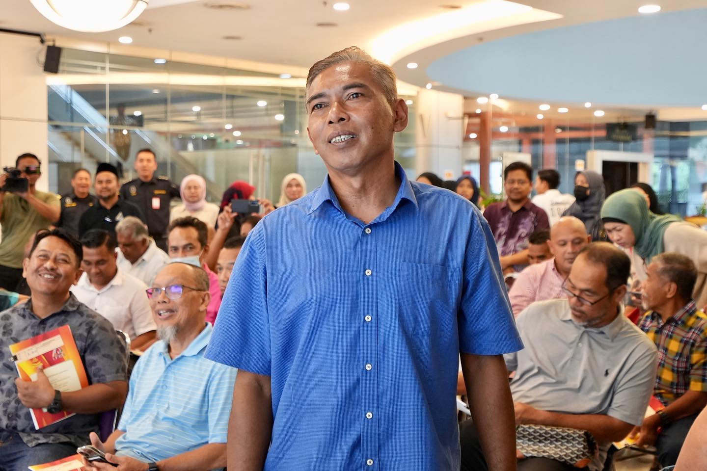 Majlis cabutan undi unit Rumah IDAMAN oleh bekas pemain Bola Sepak Selangor. Majlis cabutan undi unit dan menandatangani penjanjian jual beli Rumah IDAMAN ABADI oleh 26 bekas pemain Persatuan Bola Sepak Selangor. Dengan termeterainya perjanjian ini m