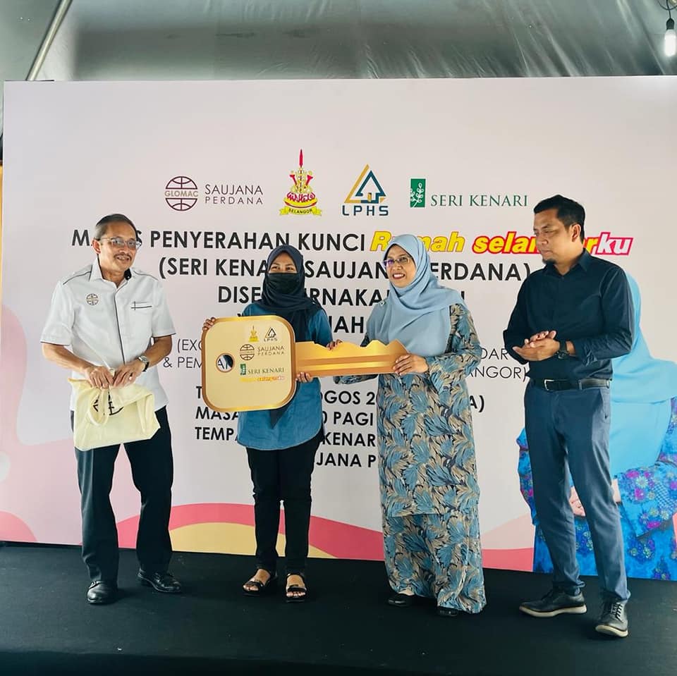 Majlis Penyerahan Kunci Rumah bagi Rumah SelangorKu Majlis Penyerahan Kunci Rumah bagi Rumah SelangorKu Seri Kenari, Saujana Perdana. Tarikh : 23 Ogos 2022 (Selasa) Masa : 11 Pagi