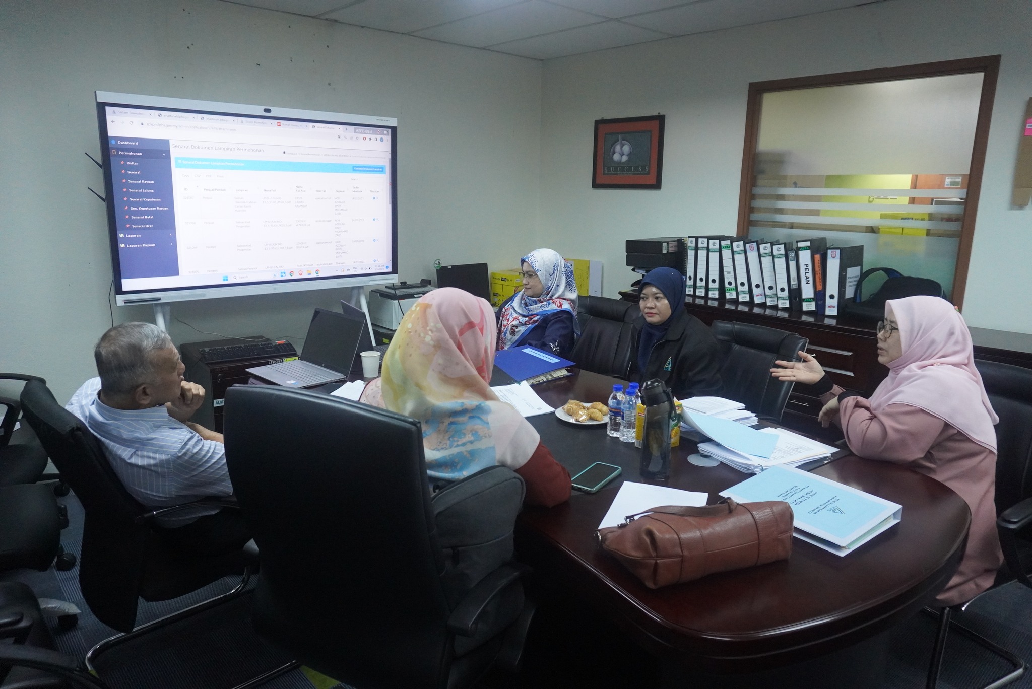 Pelaksanaan Audit Pensijilan Semula MS ISO 9001 : 2015 LPHS Pelaksanaan Audit Pensijilan Semula MS ISO 9001 : 2015 Lembaga Perumahan dan Hartanah Selangor oleh Tetuan SIRIM QAS International Sdn. Bhd. pada 2 - 3 Oktober 2023.