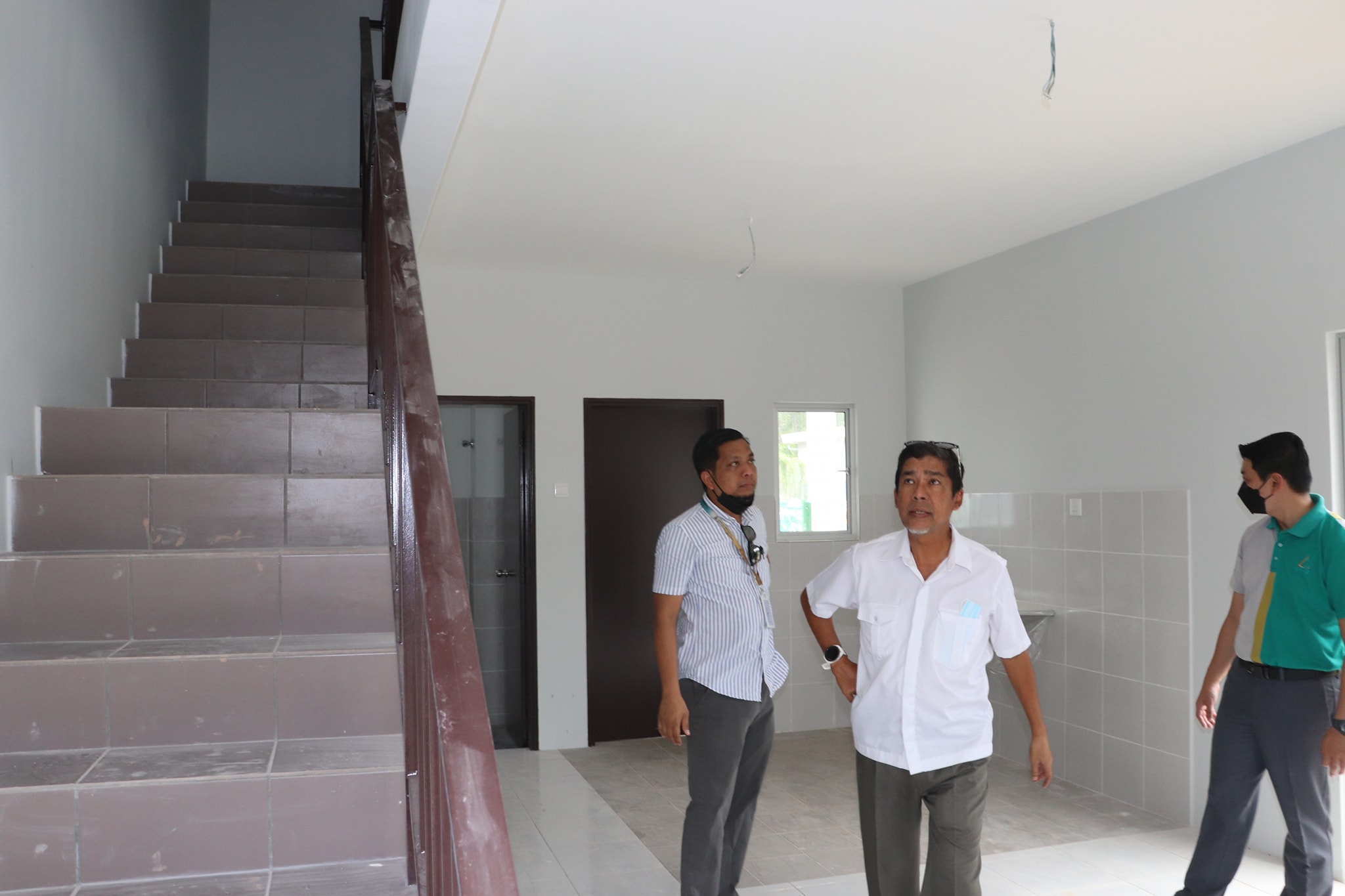 LAWATAN TAPAK BERSAMA PENGARAH EKSEKUTIF LPHS DI DAERAH HULU SELANGOR TARIKH: 2 JUN 2022 (KHAMIS) MASA: 10.00 PAGI TAPAK PROJEK: RUMAH SELANGORKU JENIS C (TERES 2 TINGKAT (15' X 55) DAN JENIS D (TERES 2 TINGKAT (20' X 60') TAMAN PINGGIRAN KKB, SEKSYE