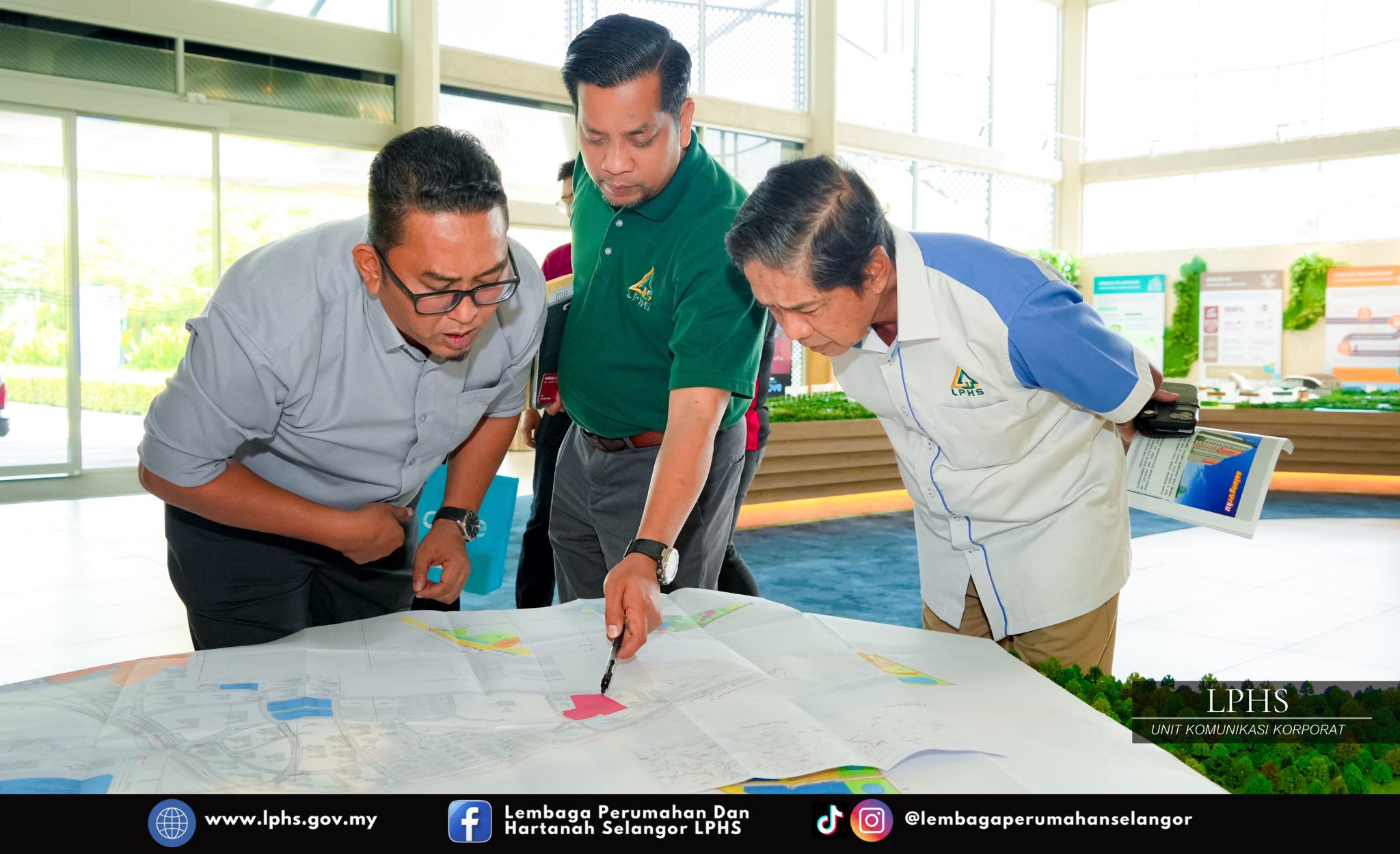 MENINJAU KEMAJUAN PROJEK PERUMAHAN: LAWATAN KE TAPAK PEMBANGUNAN RUMAH BANDAR SELANGORKU