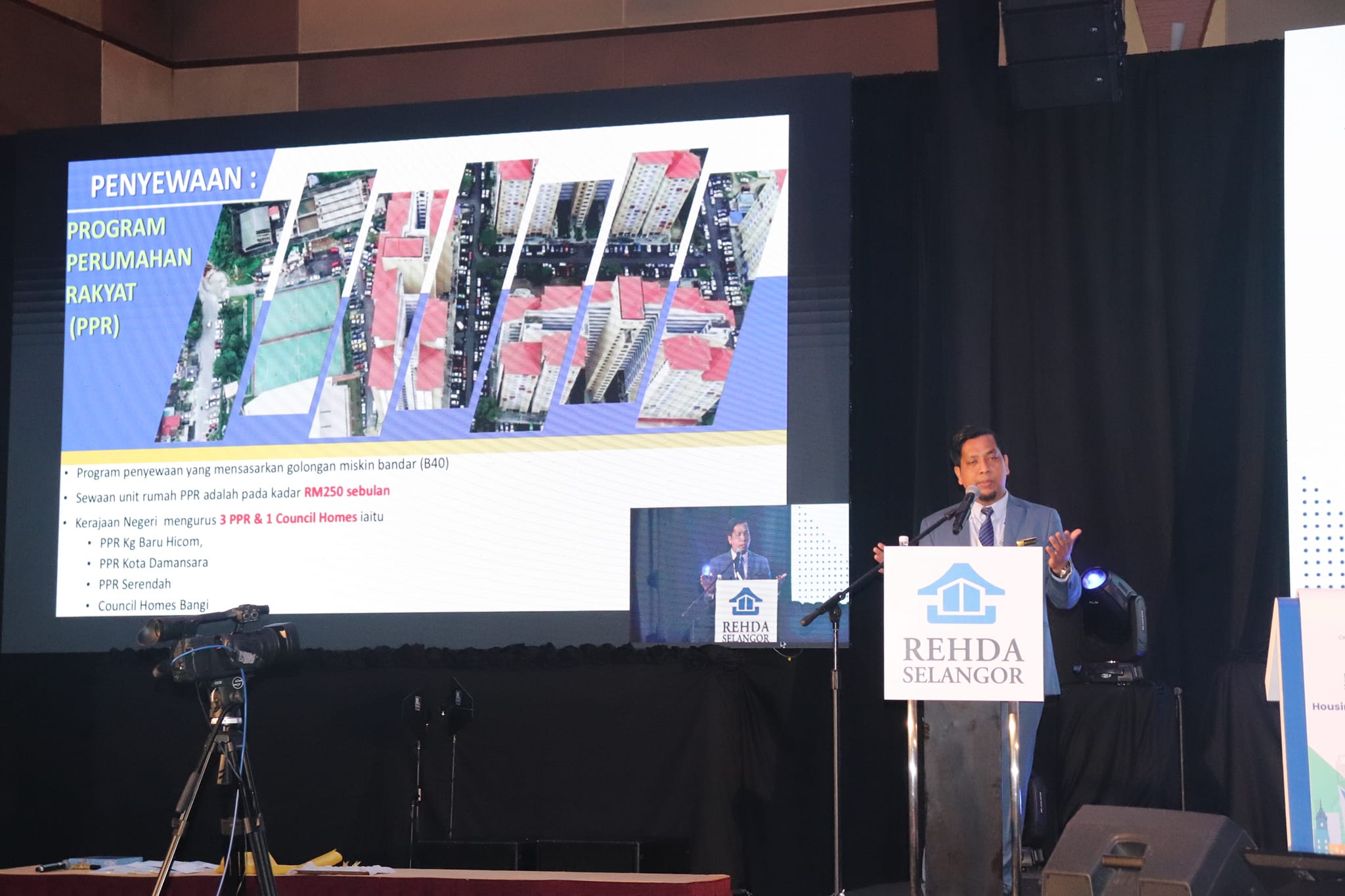 REHDA SELANGOR HOUSING CONVENTION 2022 REHDA SELANGOR HOUSING CONVENTION 2022 'Policies and Regulatory Updates Impacting the Housing Industry' Tarikh: 20 Oktober 2022 (Khamis) Tempat: Shah Alam Convention Centre (SACC) Perasmian Oleh: YAB Dato' Seri