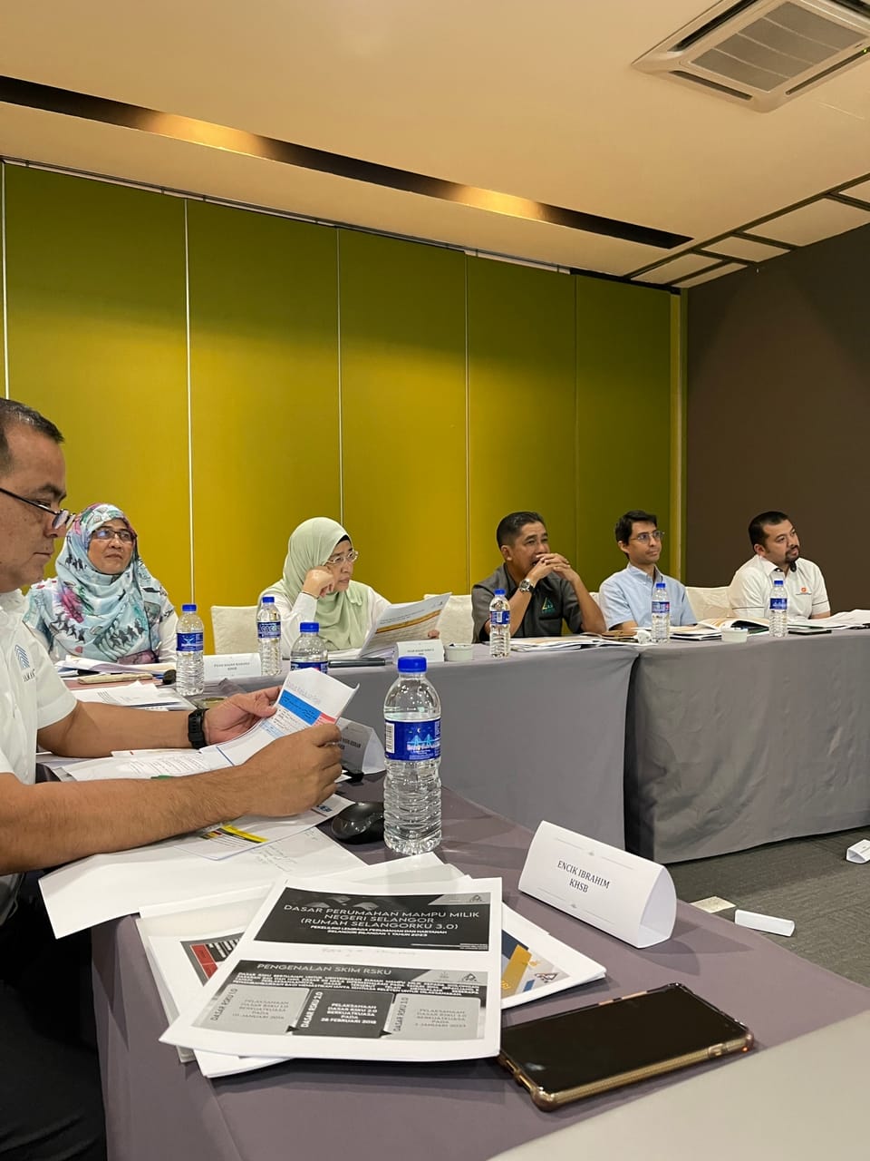 PROGRAM RETREAT RUMAH IDAMAN MBI PROGRAM RETREAT RUMAH IDAMAN MBI ANJURAN BERSAMA KUMPULAN HARTANAH SELANGOR BERHAD (KHSB) DAN PERMODALAN NEGERI SELANGOR BERHAD (PNSB) BAGI SESI 2023 TARIKH: 18-20 JANUARI 2023 BERTEMPAT: THE HAVEN RESORT, IPOH