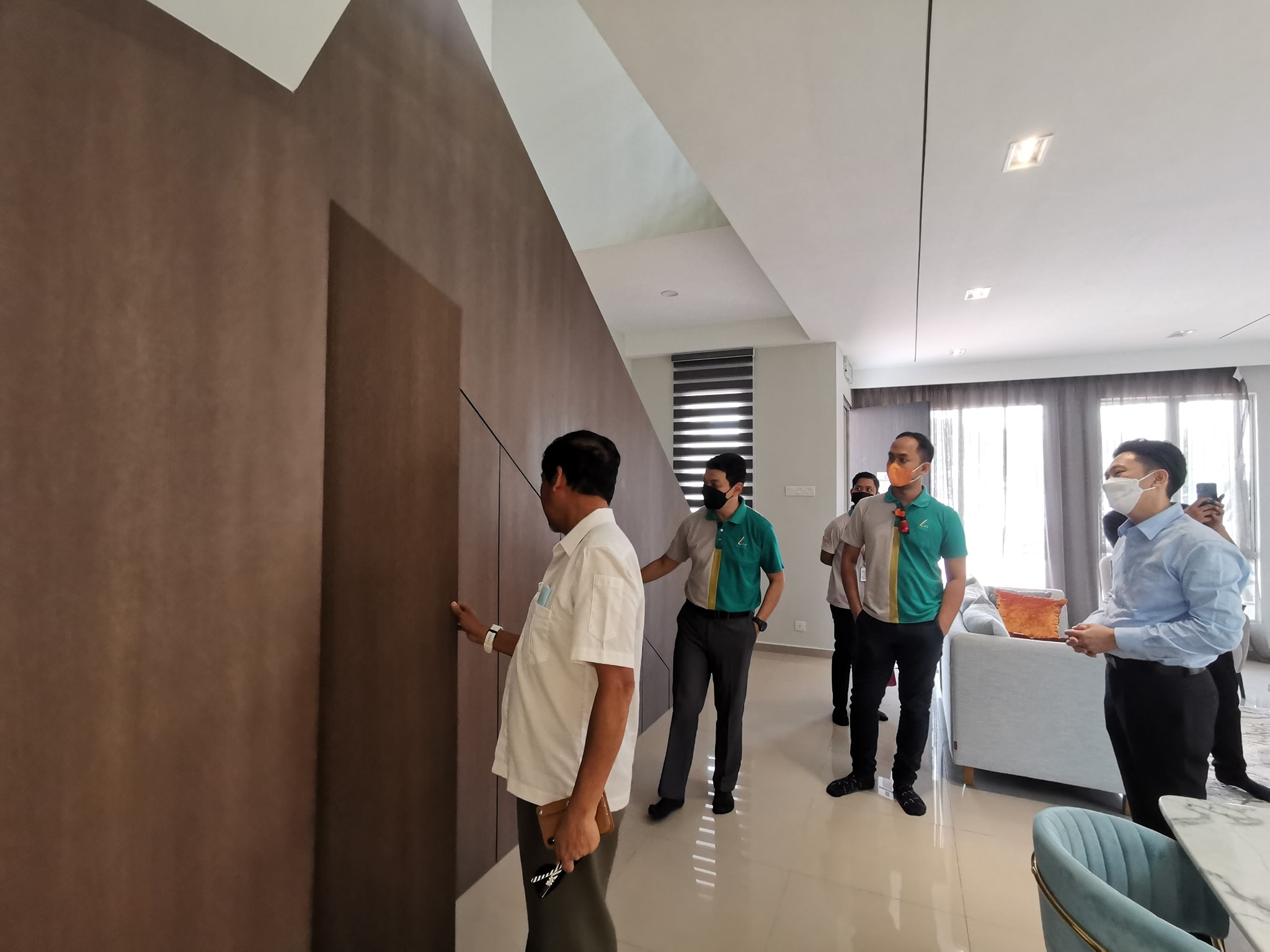 LAWATAN TAPAK BERSAMA PENGARAH EKSEKUTIF LPHS DI DAERAH HULU SELANGOR TARIKH: 2 JUN 2022 (KHAMIS) MASA: 11.00 PAGI TAPAK PROJEK: RUMAH SELANGORKU JENIS D (TERES 1 TINGKAT (20' X 60') ION BELIAN GARDEN, MUKIM BATANG KALI, DAERAH HULU SELANGOR PEMAJU: