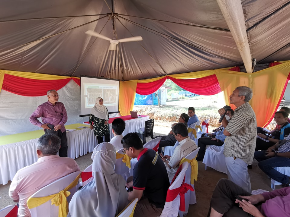 LAWATAN TAPAK PROJEK TERBENGKALAI PEMBESARAN KAMPUNG KOSKAN LAWATAN TAPAK PROJEK TERBENGKALAI PEMBESARAN KAMPUNG KOSKAN, BANDAR SERENDAH, DAERAH HULU SELANGOR BERSAMA YB EXCO PERUMAHAN, KESEJAHTERAAN BANDAR DAN PEMBANGUNAN USAHAWAN NEGERI SELANGOR TA