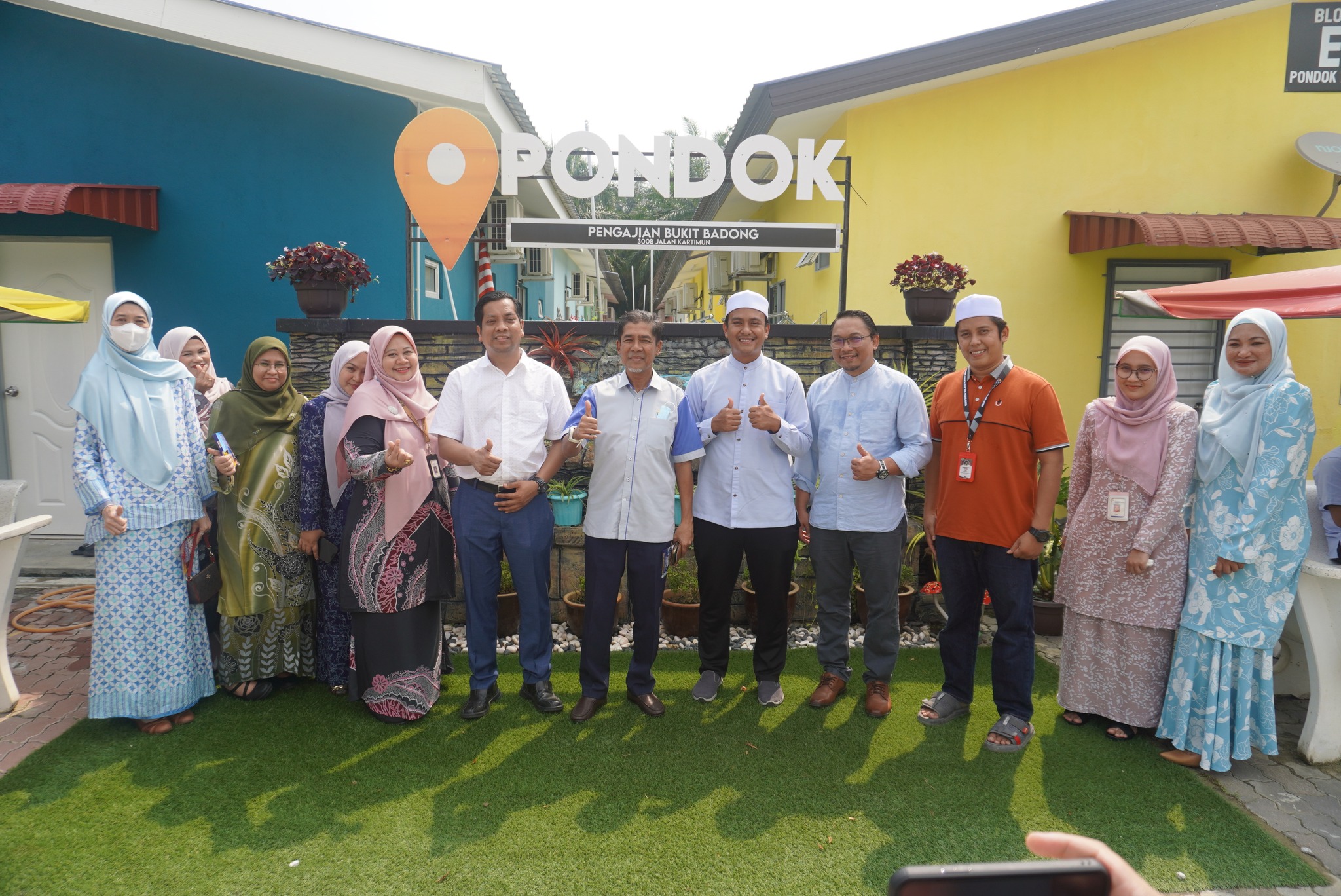 Majlis Penyerahan Komputer Terpakai LPHS Kepada Darul Quran Wal Hadith Majlis Penyerahan Komputer Terpakai LPHS Kepada Darul Quran Wal Hadith Bukit Badong, Kampung Bukit Badong, 45600 Bestari Jaya, Selangor Darul Ehsan