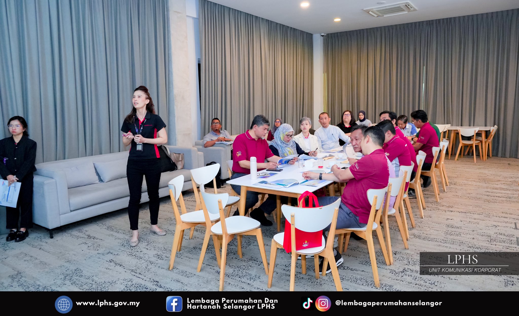 MENINJAU KEMAJUAN PROJEK PERUMAHAN: LAWATAN KE TAPAK PEMBANGUNAN RUMAH BANDAR SELANGORKU