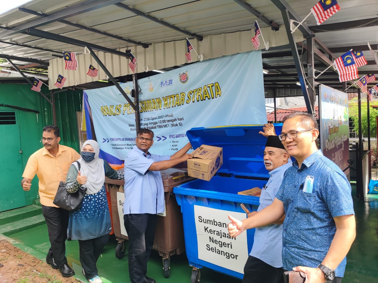 Majlis Perasmian Kitar Strata Majlis Perasmian Kitar Strata Tarikh : 21 Ogos 2022 (Ahad) Masa : 8.00 pagi - 12 tghr Tempat : Perkarangan Pejabat Perbadanan TBN MC1, Blok 6 Flat Proton Shah Alam Anjuran : Perbadanan Pebgurusan MC1 dengan kerjasama LPH