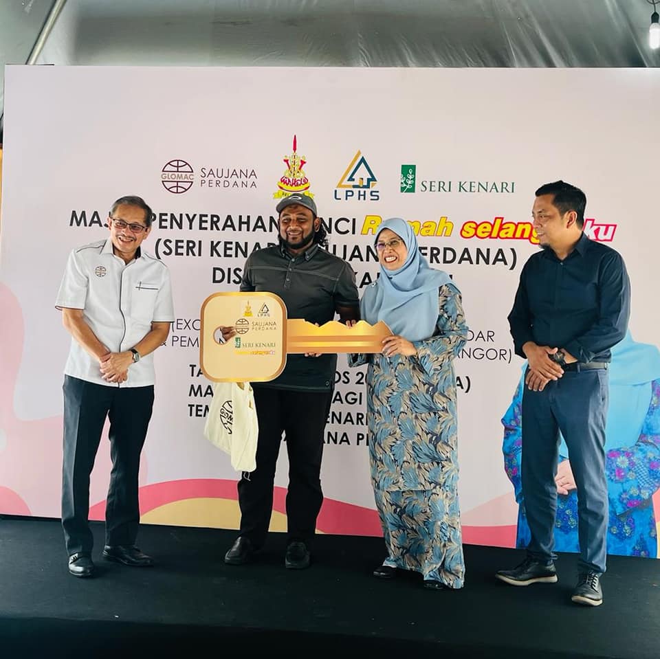 Majlis Penyerahan Kunci Rumah bagi Rumah SelangorKu Majlis Penyerahan Kunci Rumah bagi Rumah SelangorKu Seri Kenari, Saujana Perdana. Tarikh : 23 Ogos 2022 (Selasa) Masa : 11 Pagi