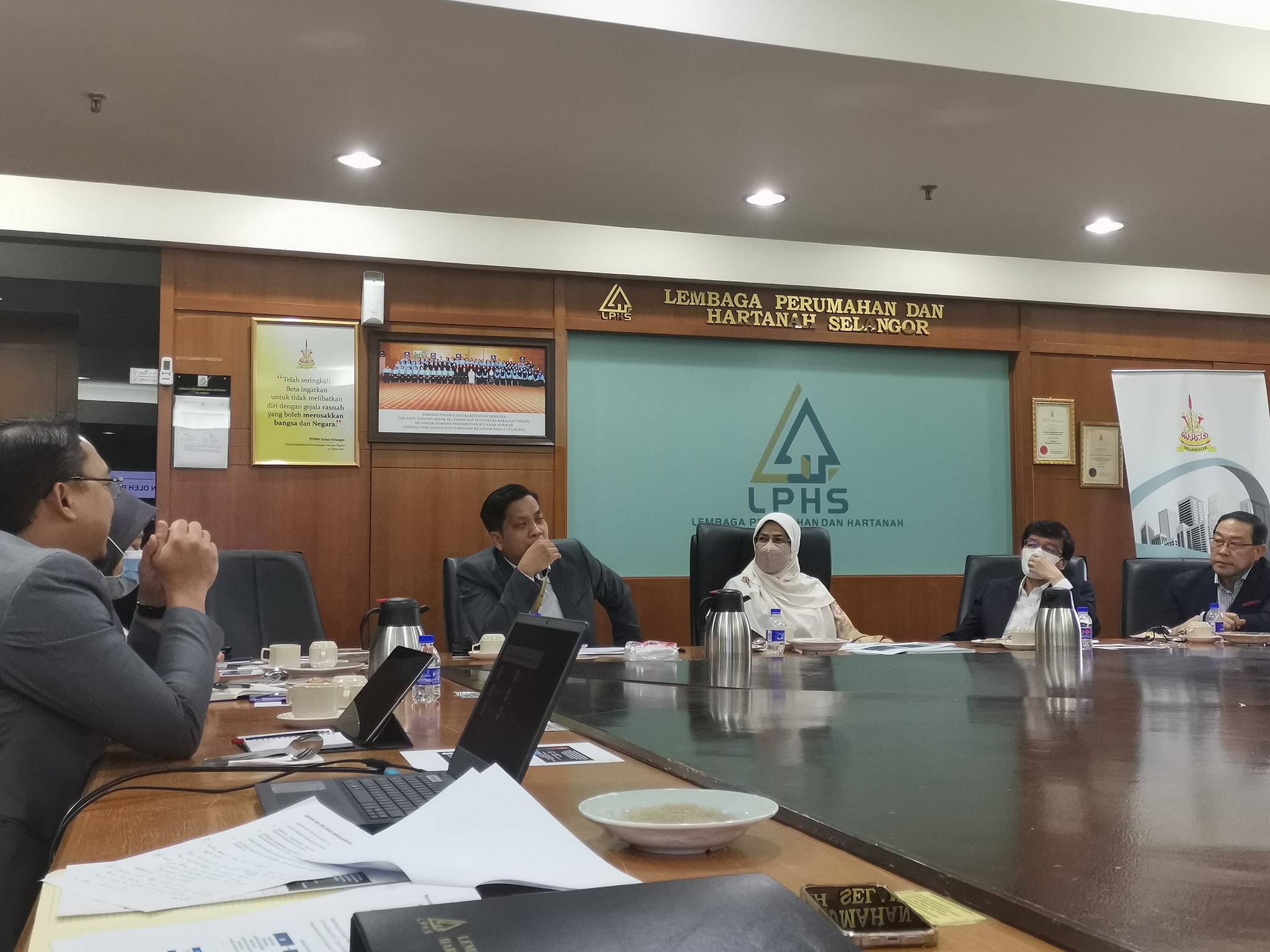 PERBINCANGAN EXCO BERSAMA REHDA SESI PERBINCANGAN EXCO PERUMAHAN, KESEJAHTERAAN BANDAR DAN PEMBANGUNAN USAHAWAN BERSAMA PERSATUAN PEMAJU HARTANAH DAN PERUMAHAN MALAYSIA CAWANGAN SELANGOR (REHDA)