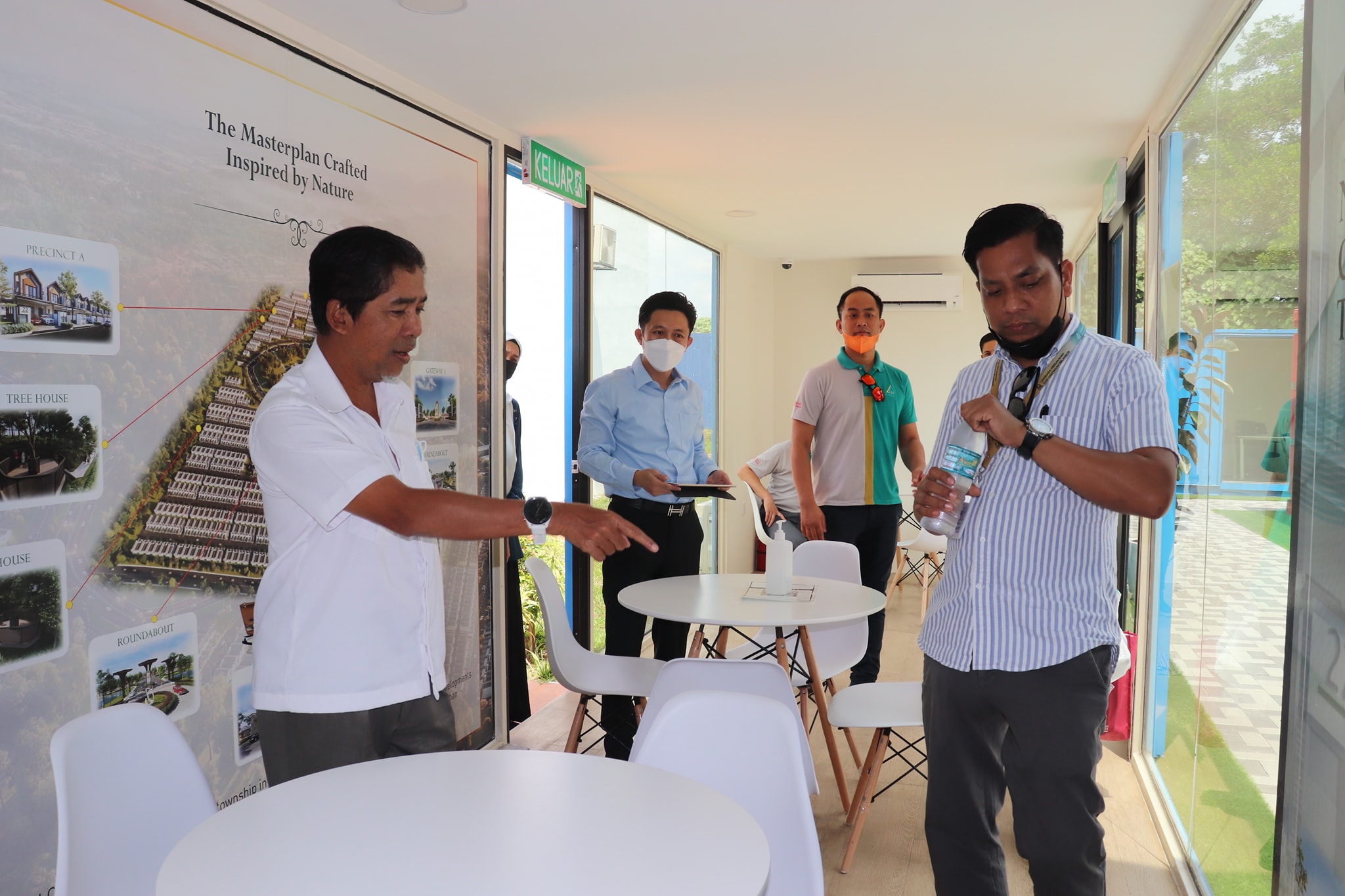 LAWATAN TAPAK BERSAMA PENGARAH EKSEKUTIF LPHS DI DAERAH HULU SELANGOR TARIKH: 2 JUN 2022 (KHAMIS) MASA: 11.00 PAGI TAPAK PROJEK: RUMAH SELANGORKU JENIS D (TERES 1 TINGKAT (20' X 60') ION BELIAN GARDEN, MUKIM BATANG KALI, DAERAH HULU SELANGOR PEMAJU: