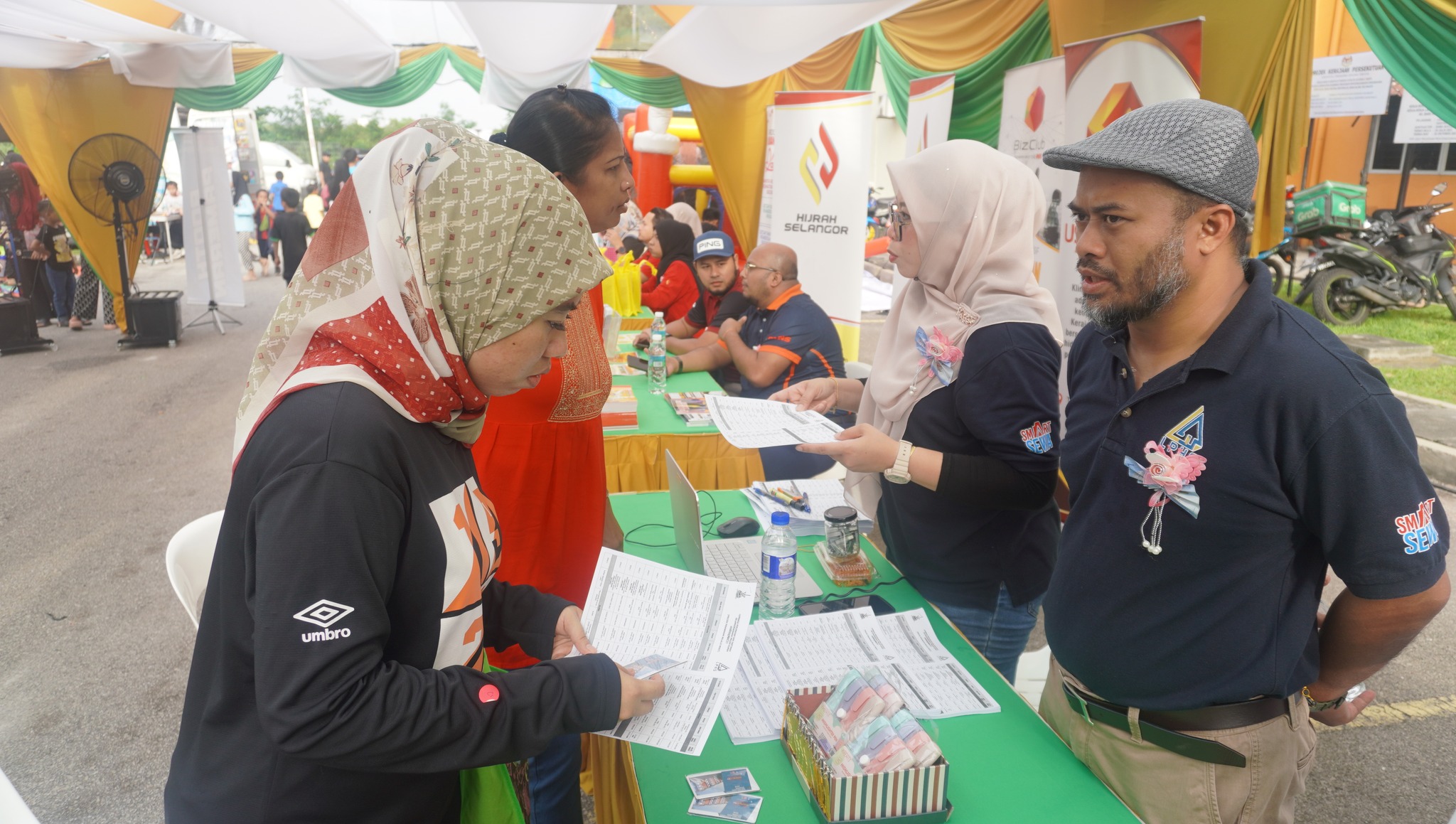 PROGRAM JALINAN KASIH MESRA PPR REWANG SEKAMPUNG DI PROJEK PERUMAHAN RAKYAT KG. BARU HICOM