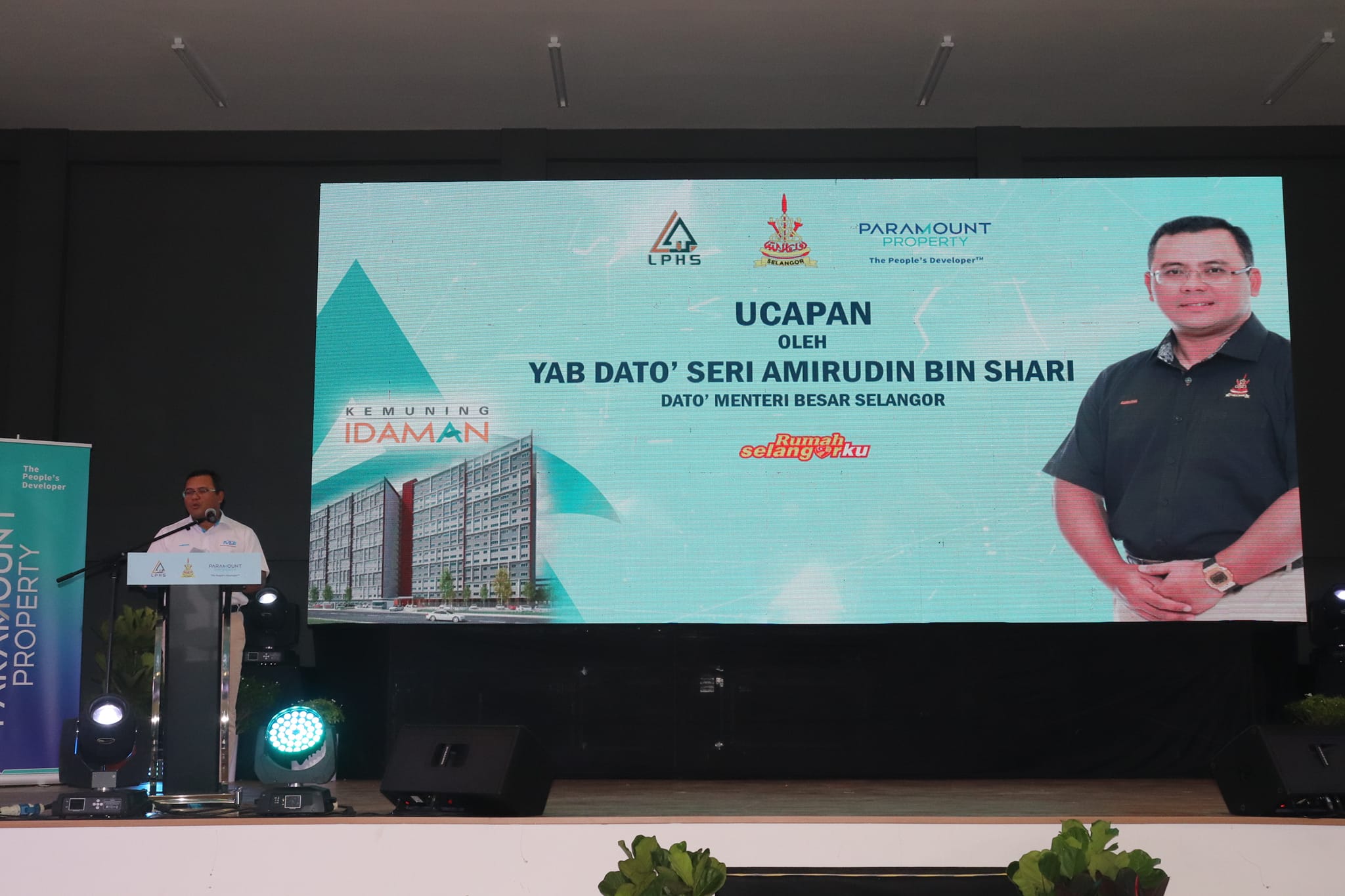 Majlis Penyerahan Kunci kepada pembeli Projek Rumah Selangorku Kemuning Idaman Majlis Penyerahan Kunci kepada pembeli Projek Rumah Selangorku Kemuning Idaman yang disempurnakan oleh YAB Dato’ Menteri Besar Selangor Tarikh : 13 Januari 2023 (Jumaat) M
