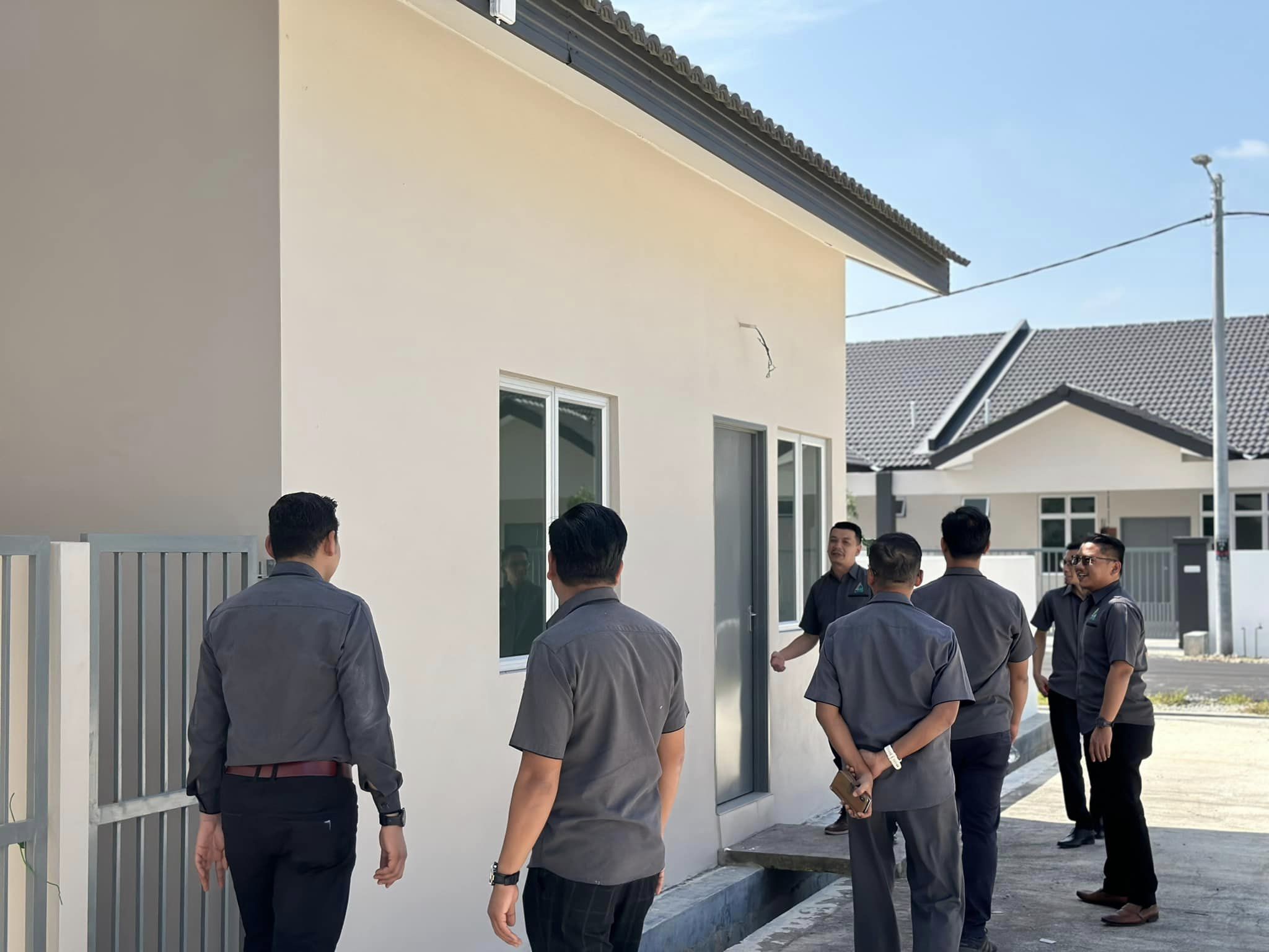 Sekitar Lawatan Tapak Projek Penswastaan (RMM) Sungai Petai, Daerah Alor Gajah, Melaka Sekitar Lawatan Tapak Projek Penswastaan (RMM) Sungai Petai, Daerah Alor Gajah, Melaka dan Majlis Makan Malam bersama Delegasi Kakitangan Lembaga Perumahan dan Har