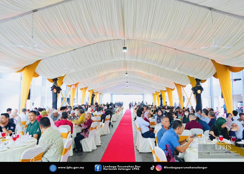 MAJLIS MENANDATANGANI MEMORANDUM PERSEFAHAMAN & SIMBOLIK PENYERAHAN KUNCI PROJEK SELANGORKU OLEANDER MAJLIS MENANDATANGANI MEMORANDUM PERSEFAHAMAN & SIMBOLIK PENYERAHAN KUNCI PROJEK SELANGORKU OLEANDER