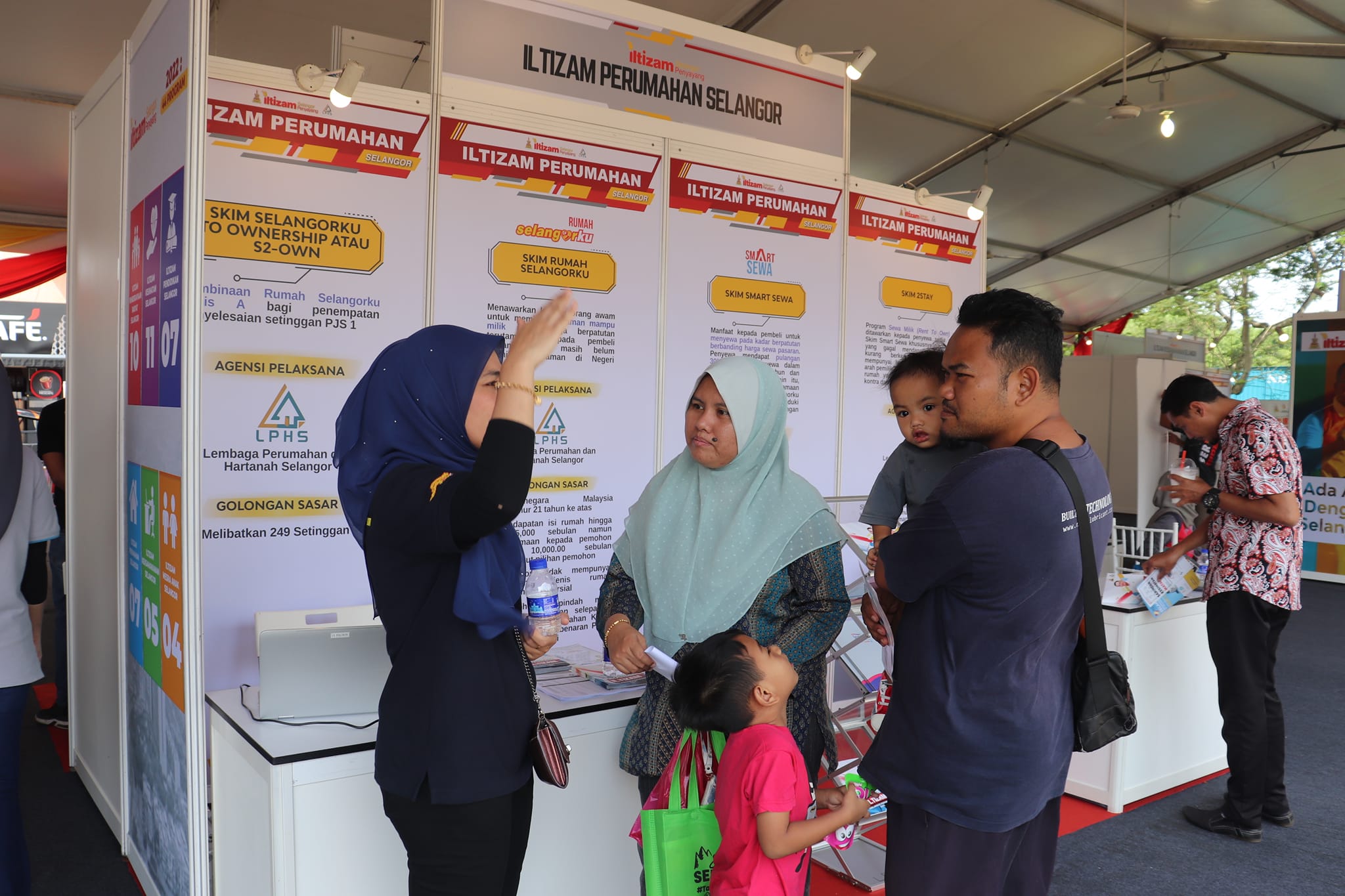 Sekitar Program Jelajah #KitaSelangor Penyayang Daerah Klang 2023 18 Februari 2023 | Sabtu Sekitar Program Jelajah #KitaSelangor Penyayang Daerah Klang 2023 Perasmian oleh: YAB Dato' Menteri Besar Selangor, Dato' Seri Amirudin Shari