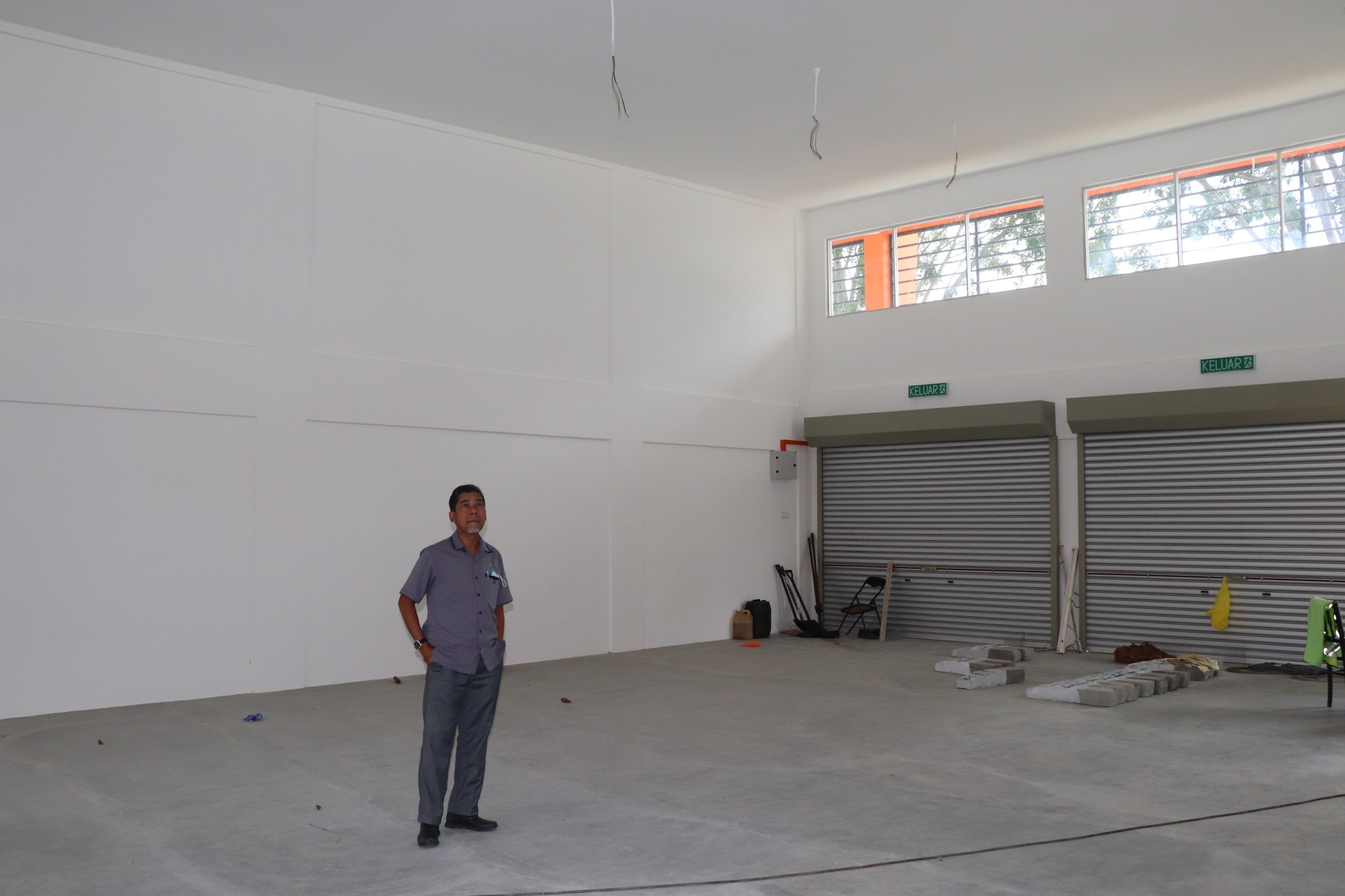 LAWATAN TAPAK BERSAMA PENGARAH EKSEKUTIF LPHS BAGI PROJEK KEDAI MAMPU MILIK TAMAN PUCHONG UTAMA LAWATAN TAPAK BERSAMA PENGARAH EKSEKUTIF LPHS BAGI PROJEK KEDAI MAMPU MILIK TAMAN PUCHONG UTAMA OLEH TETUAN HILLCREST GARDENS SDN. BHD. TARIKH: 9 NOVEMBER