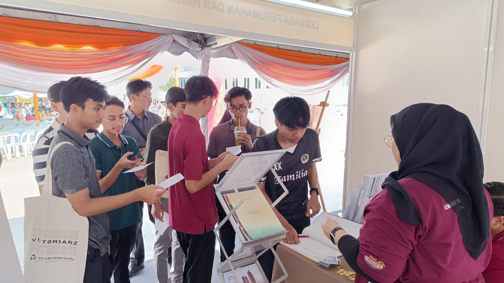 Program Jelajah Hari Terbuka "Malaysia Madani Program Jelajah Hari Terbuka "Malaysia Madani, Unisel Depani" yang bermula pada 21 - 22 Oktober 2023 (Sabtu - Ahad) bertempat di Dataran Pantai Batu Laut, Tanjung Sepat, Kuala Langat. Program telah dirasm