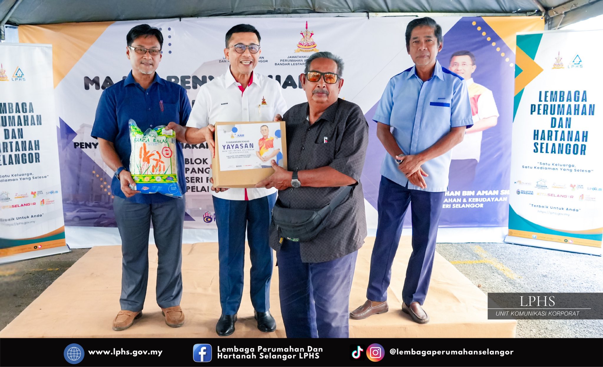 MAJLIS PENYERAHAN SIAP KERJA BAIK PULIH SEMULA PENDAWAIAN ELEKTRIK DAN PENYERAHAN BAKUL MAKANAN