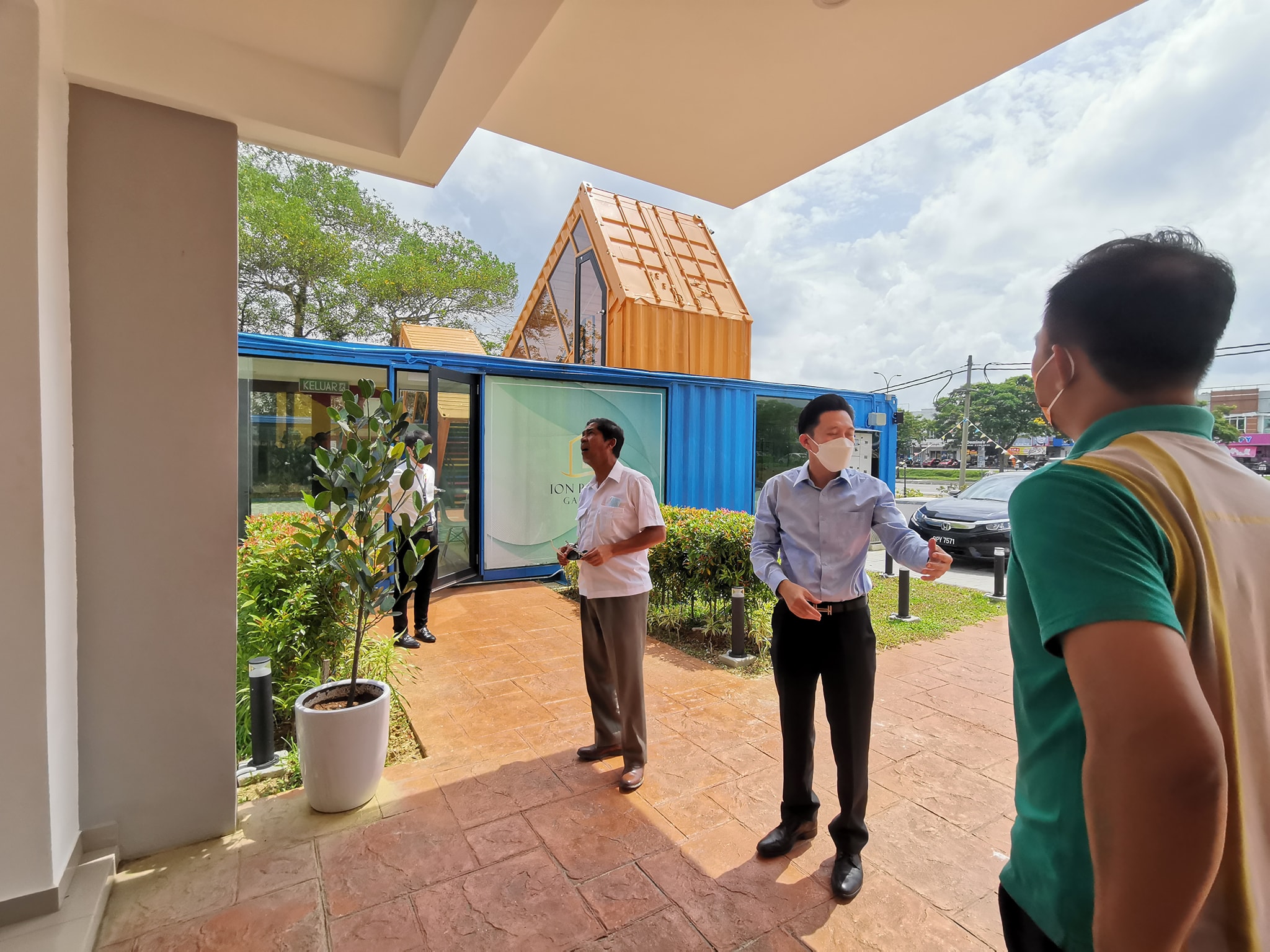 LAWATAN TAPAK BERSAMA PENGARAH EKSEKUTIF LPHS DI DAERAH HULU SELANGOR TARIKH: 2 JUN 2022 (KHAMIS) MASA: 11.00 PAGI TAPAK PROJEK: RUMAH SELANGORKU JENIS D (TERES 1 TINGKAT (20' X 60') ION BELIAN GARDEN, MUKIM BATANG KALI, DAERAH HULU SELANGOR PEMAJU: